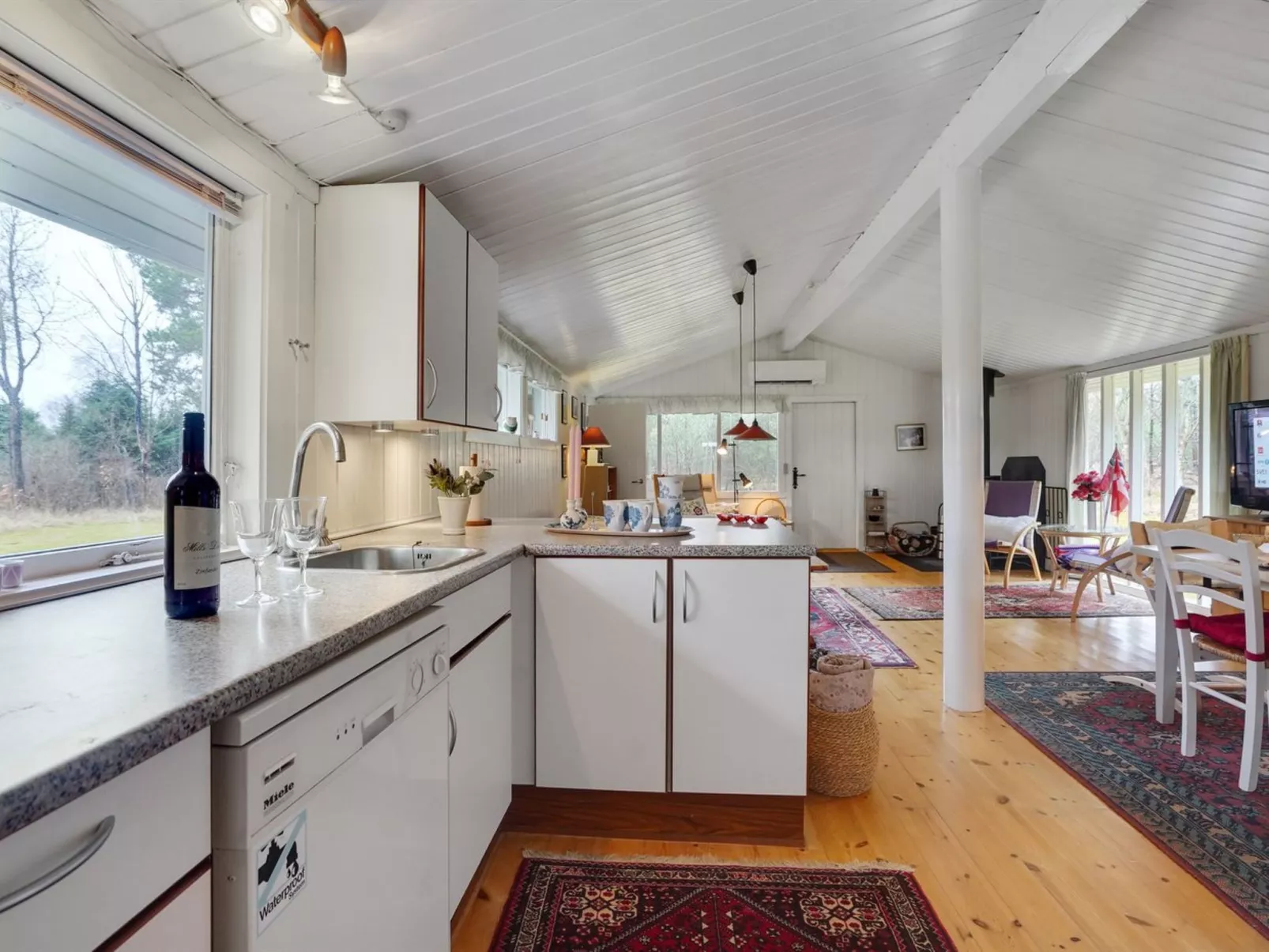 "Soley" - 1km from the sea-Inside