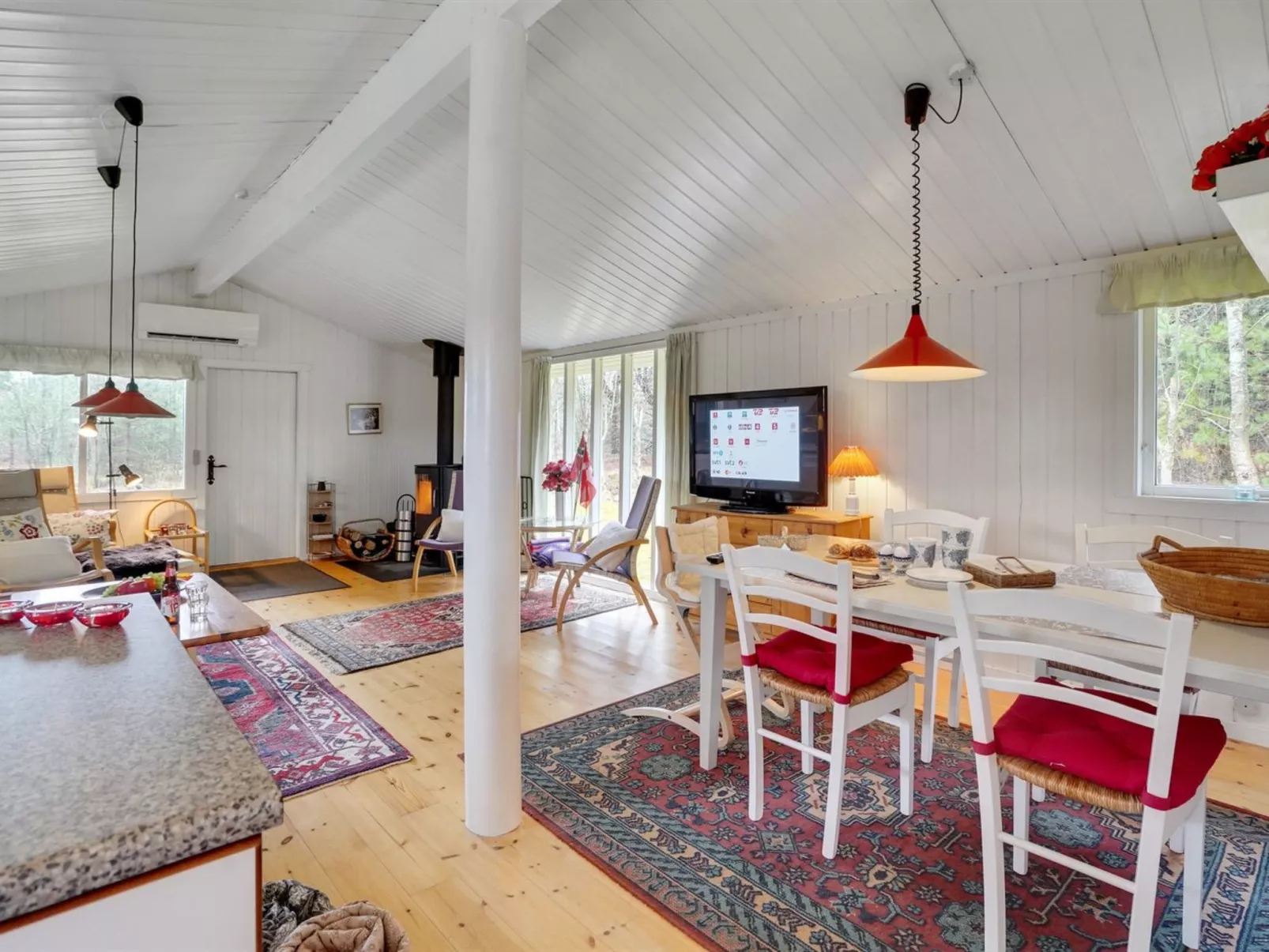 "Soley" - 1km from the sea-Inside