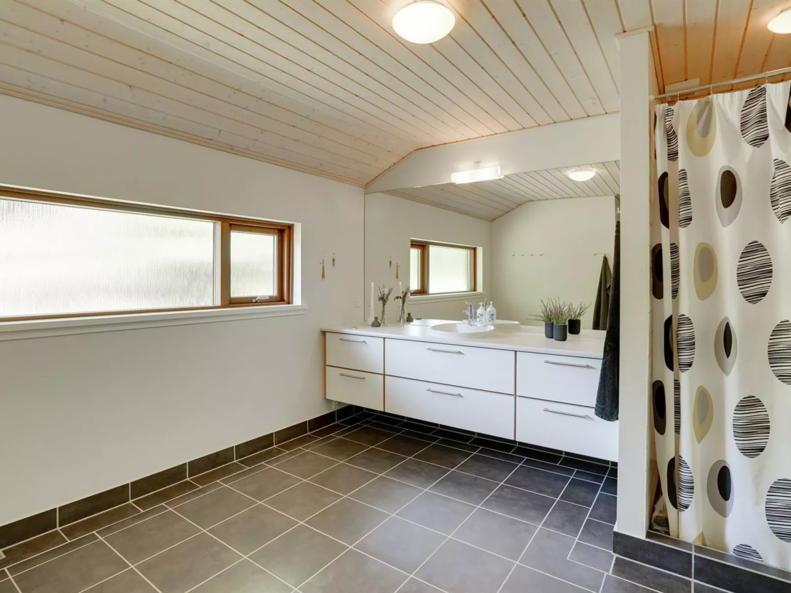 "Thorine" - 750m from the sea-Inside