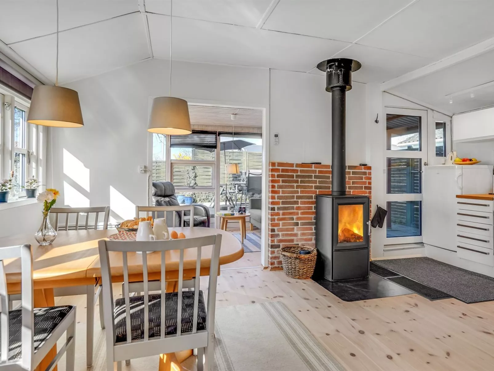 "Loella" - 35m from the sea-Inside
