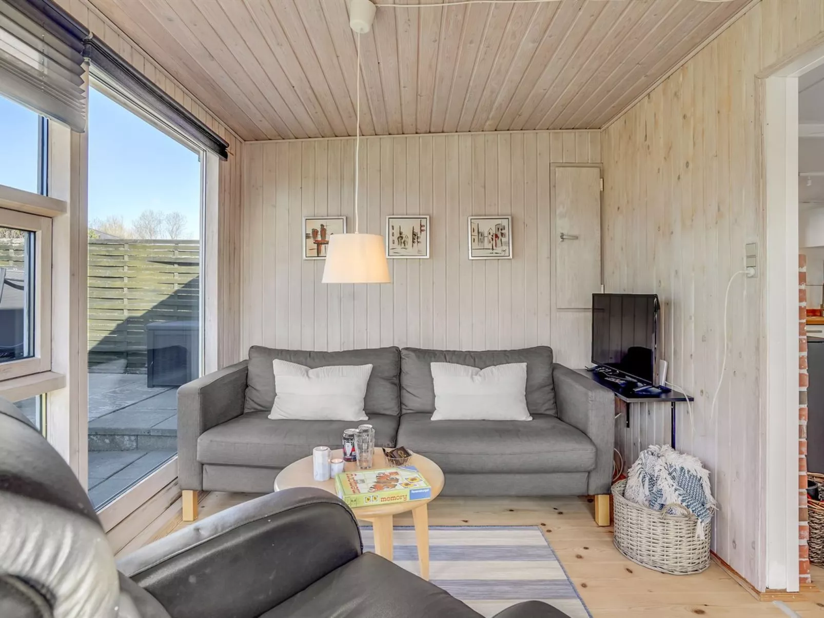 "Loella" - 35m from the sea-Inside