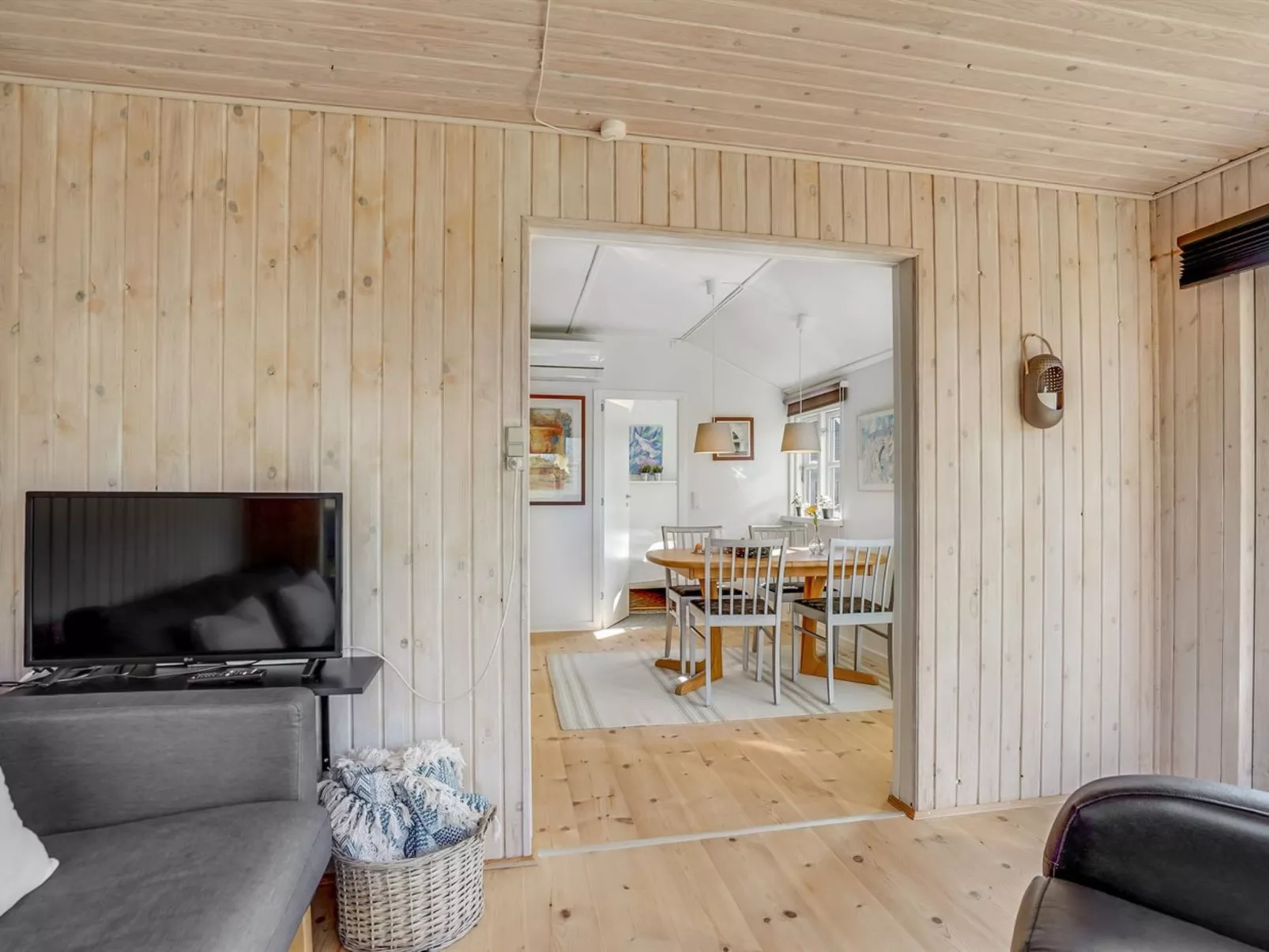 "Loella" - 35m from the sea-Inside