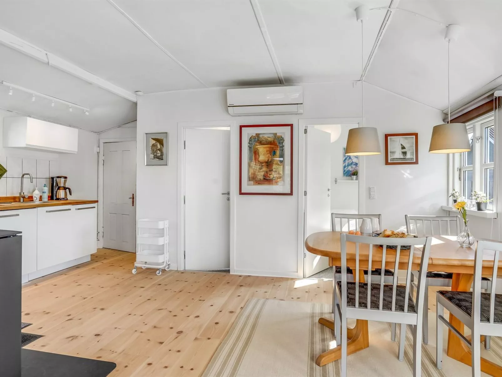 "Loella" - 35m from the sea-Inside