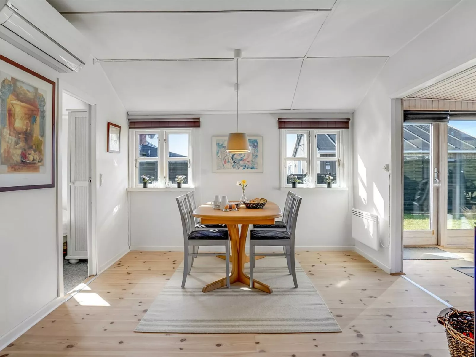 "Loella" - 35m from the sea-Inside