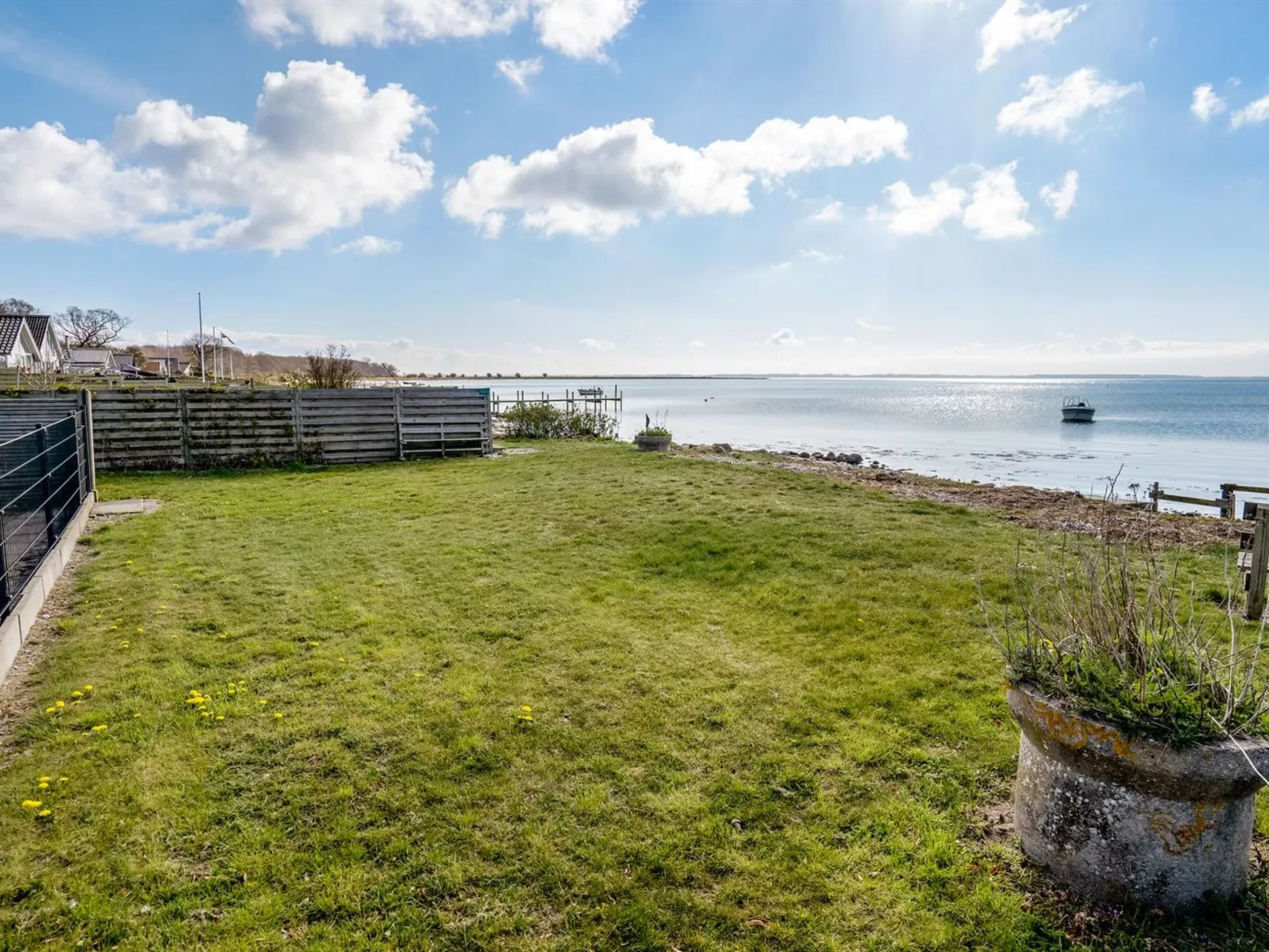 "Loella" - 35m from the sea-Outside