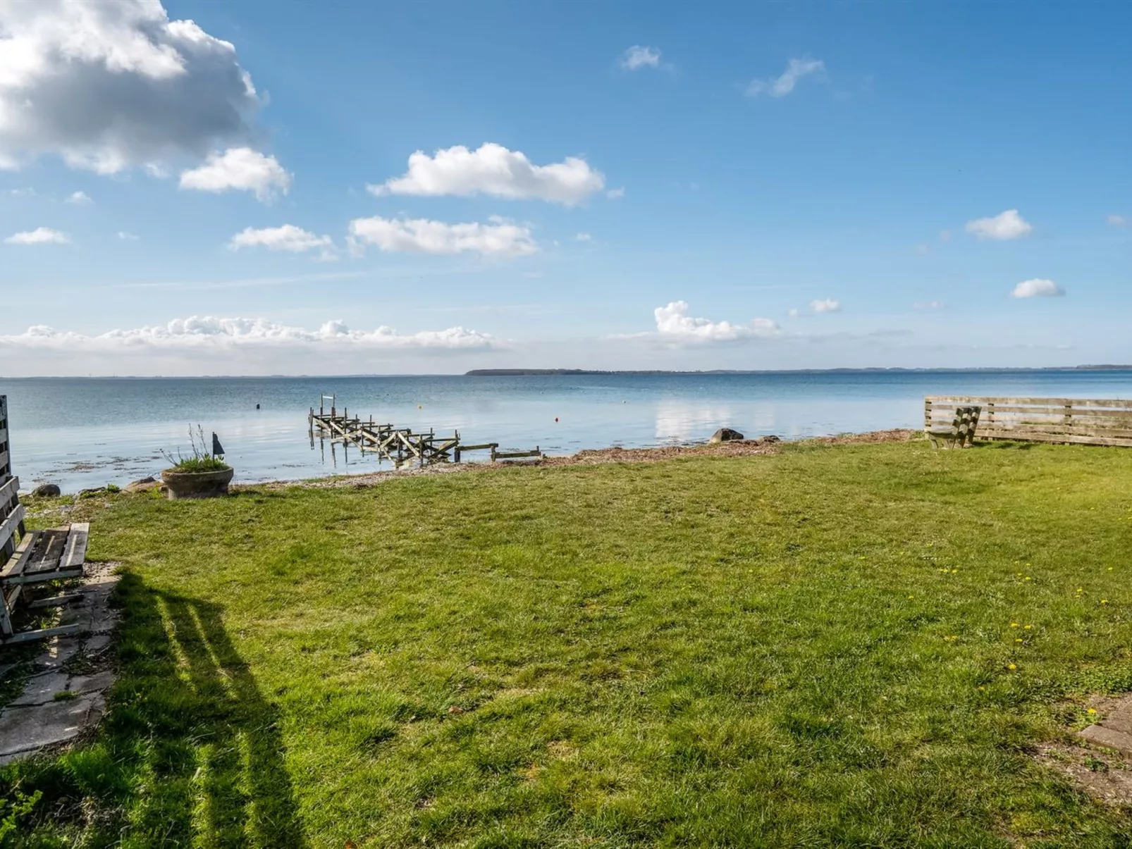 "Loella" - 35m from the sea-Outside