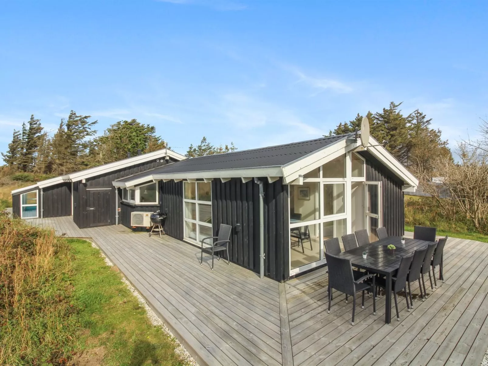 "Marlie" - 600m from the sea-Outside