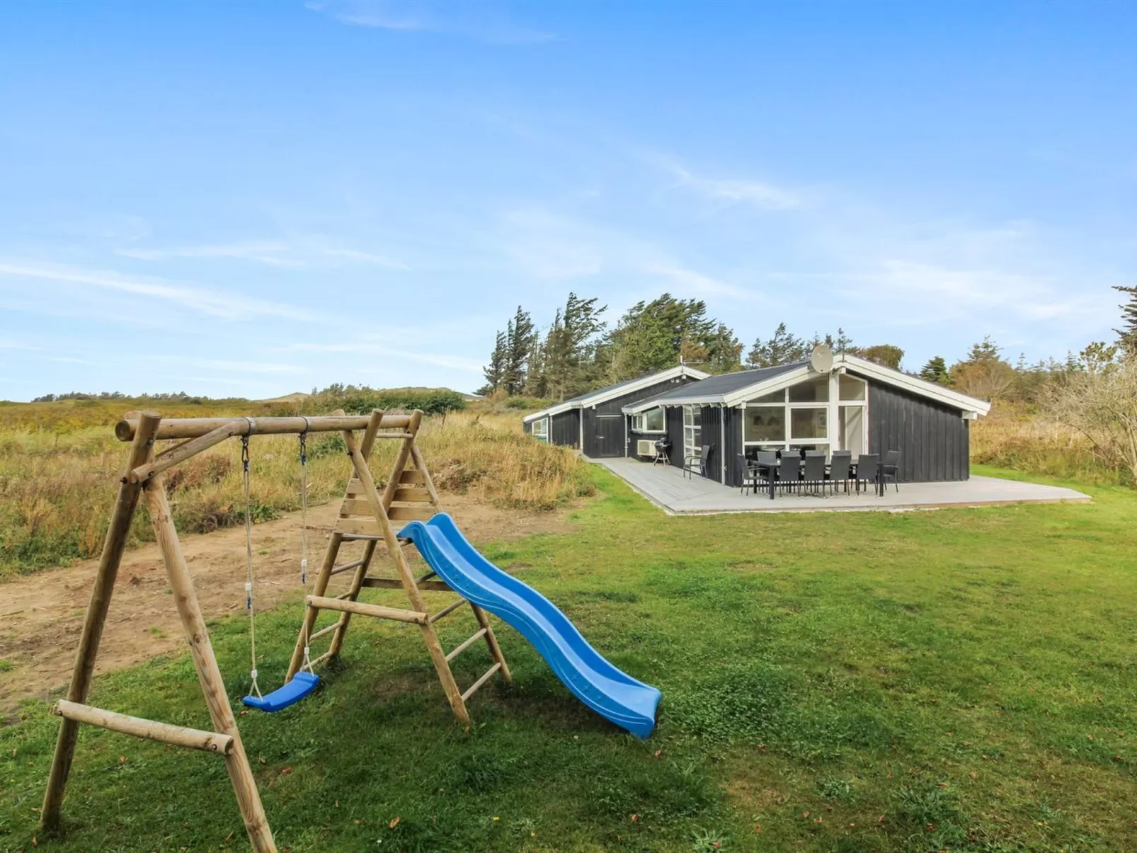 "Marlie" - 600m from the sea-Outside