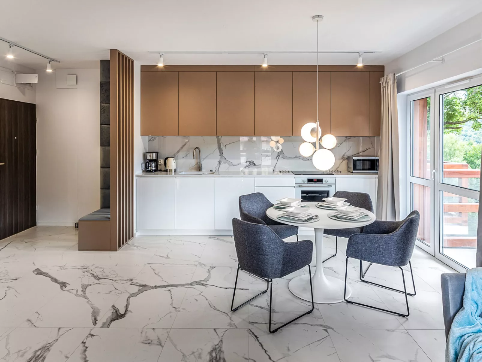 Holiday Mountain Residence-Dedans