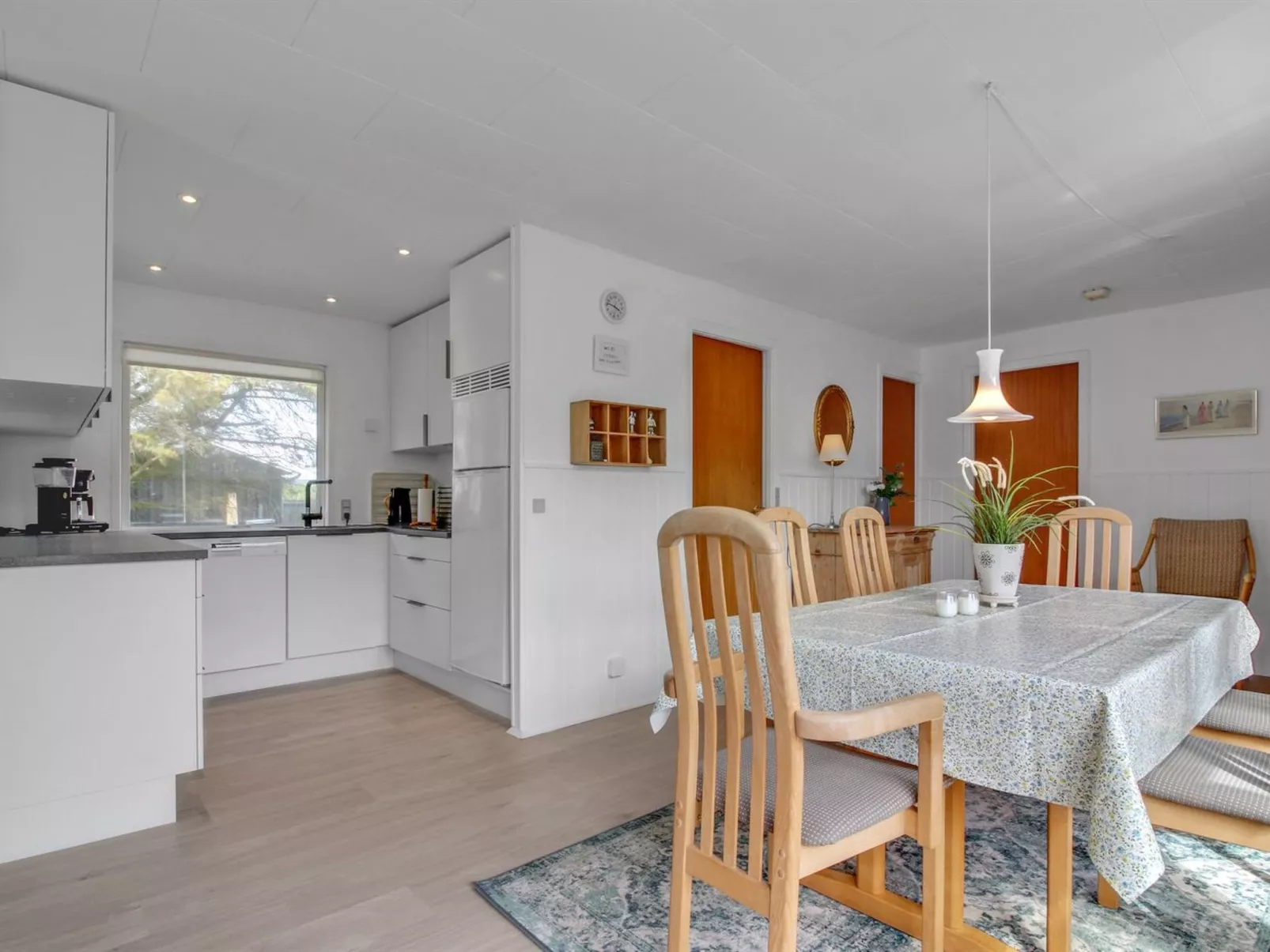 "Hellin" - 300m from the sea-Inside