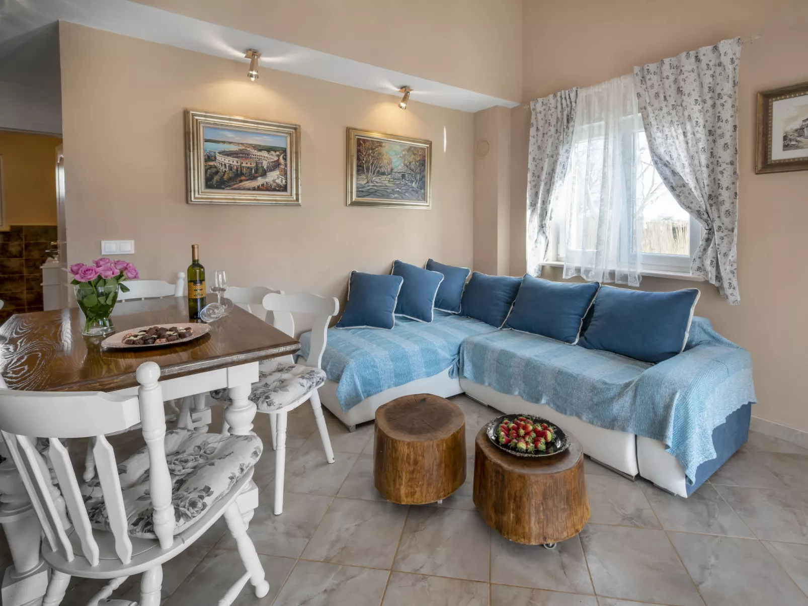 Villa Aurora-Inside