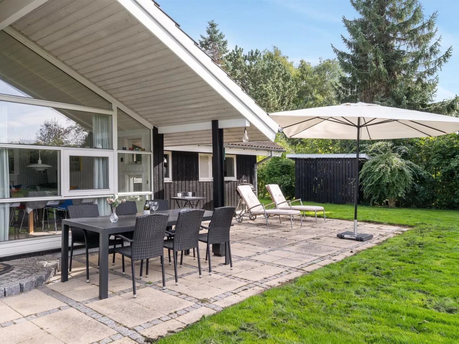 "Eivor" - 500m from the sea-Outside