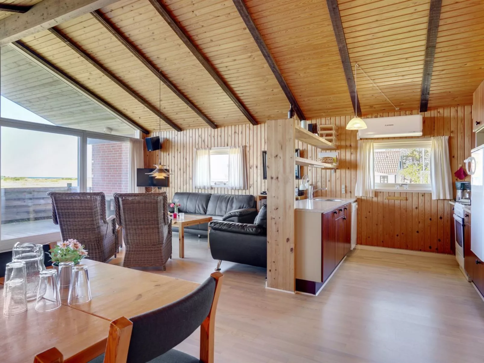 "Thrineke" - 200m from the sea-Inside