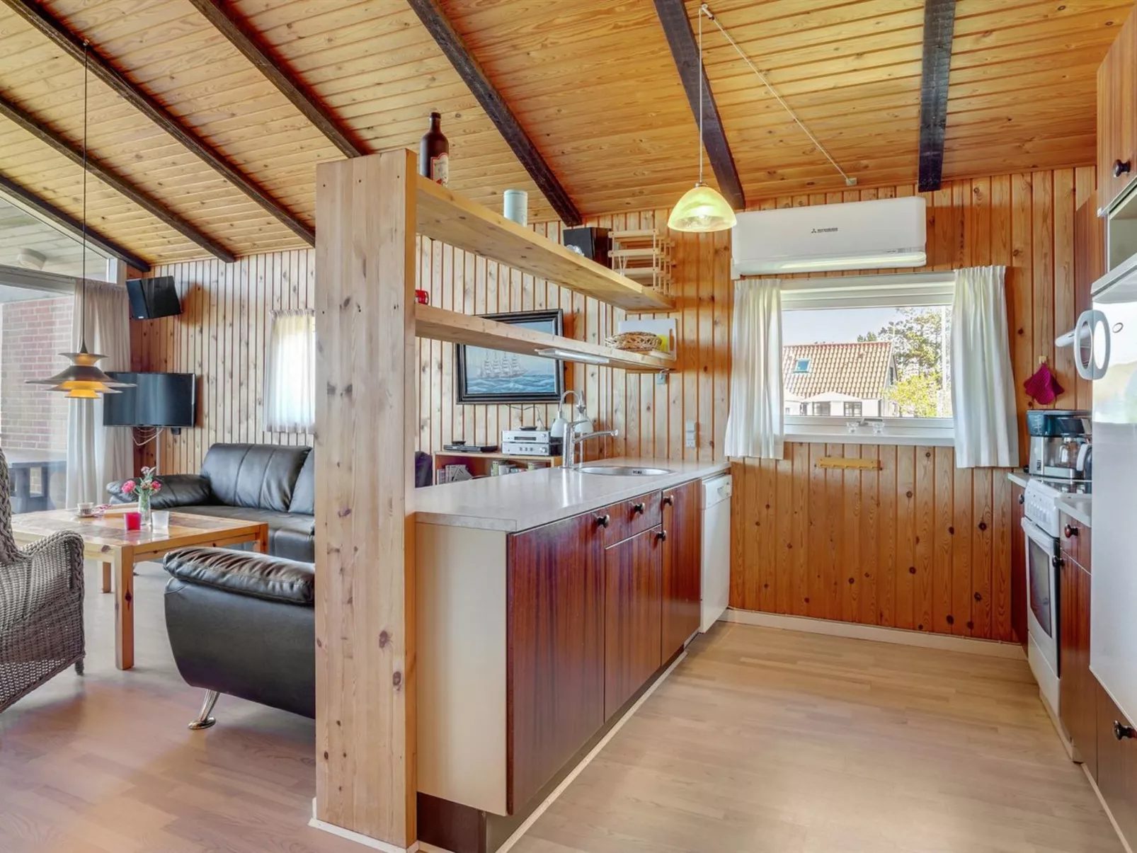 "Thrineke" - 200m from the sea-Inside