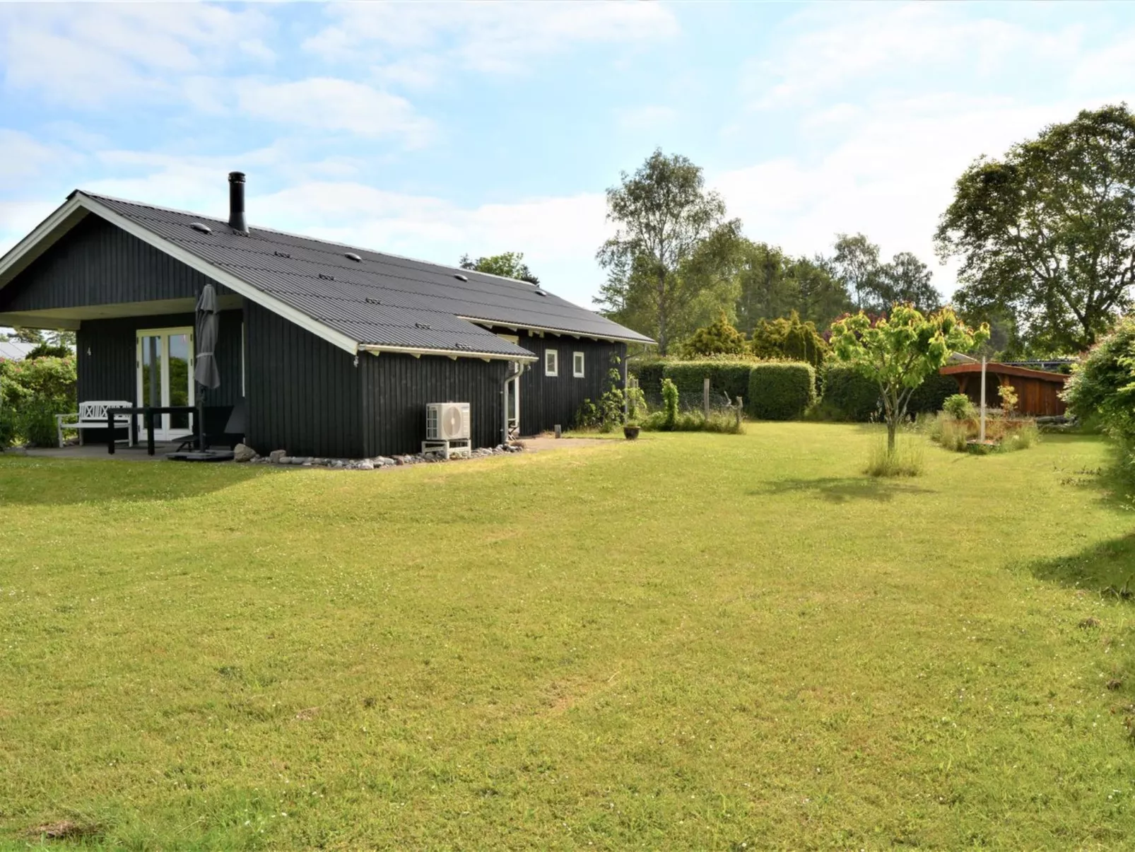 "Kustaa" - 1km from the sea-Outside