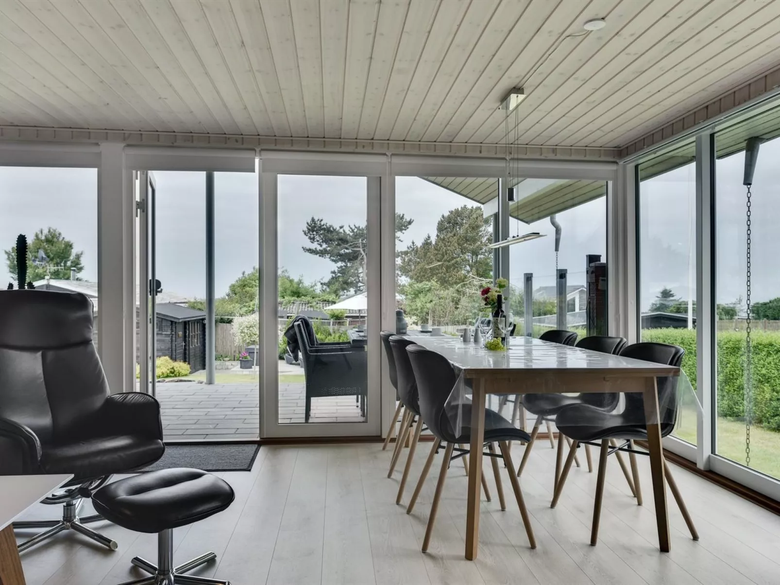 "Loi" - 200m from the sea-Inside