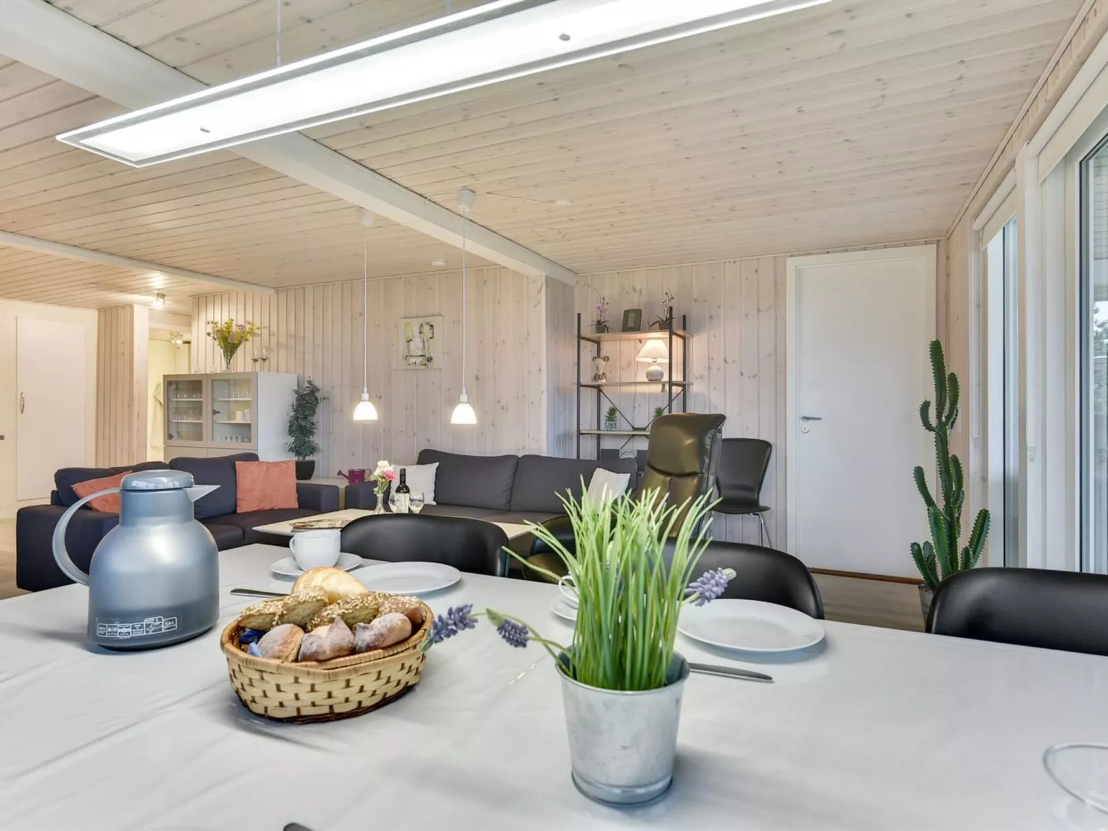 "Loi" - 200m from the sea-Inside