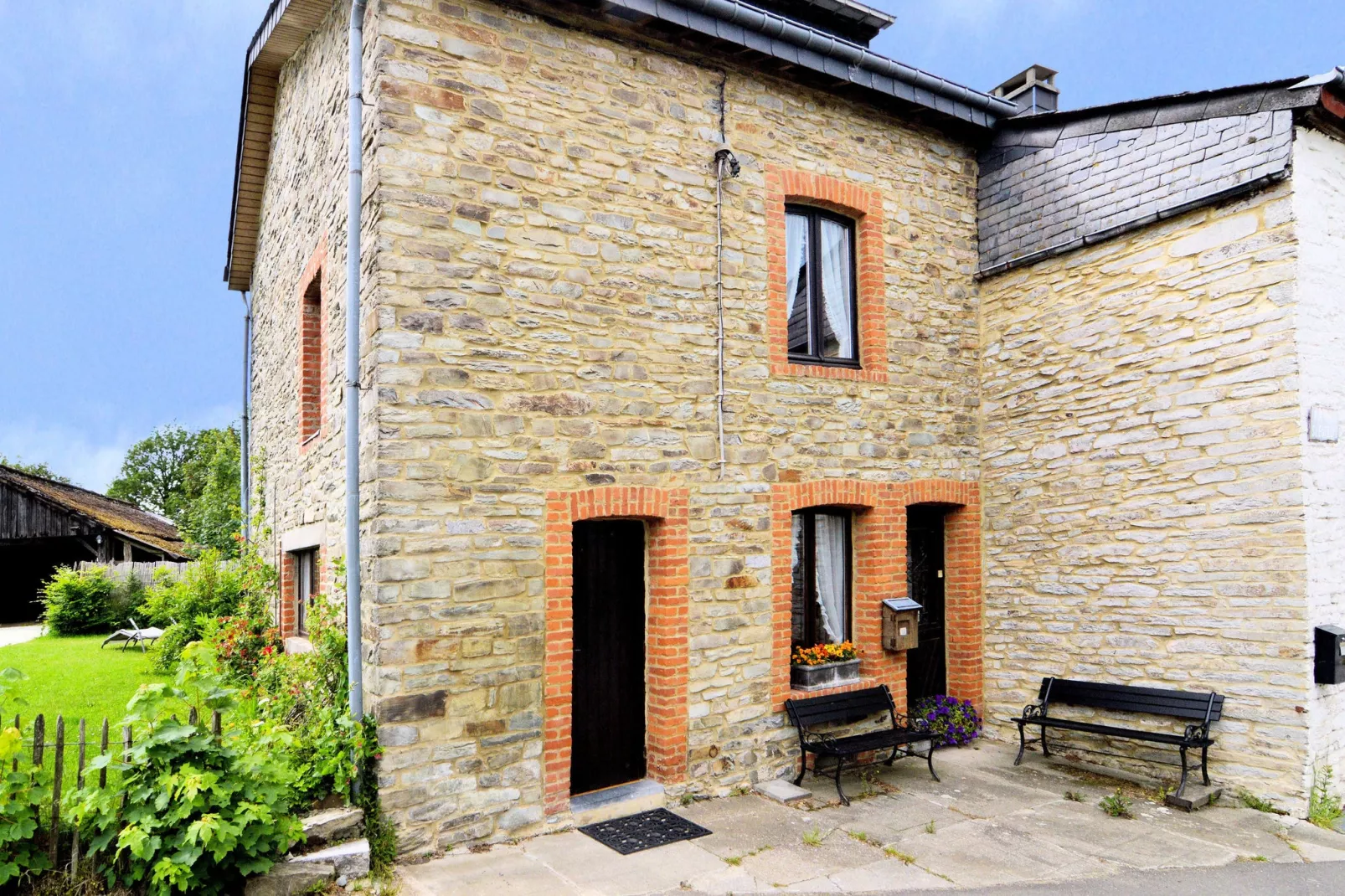 Petit Paliseul-Exterior summer
