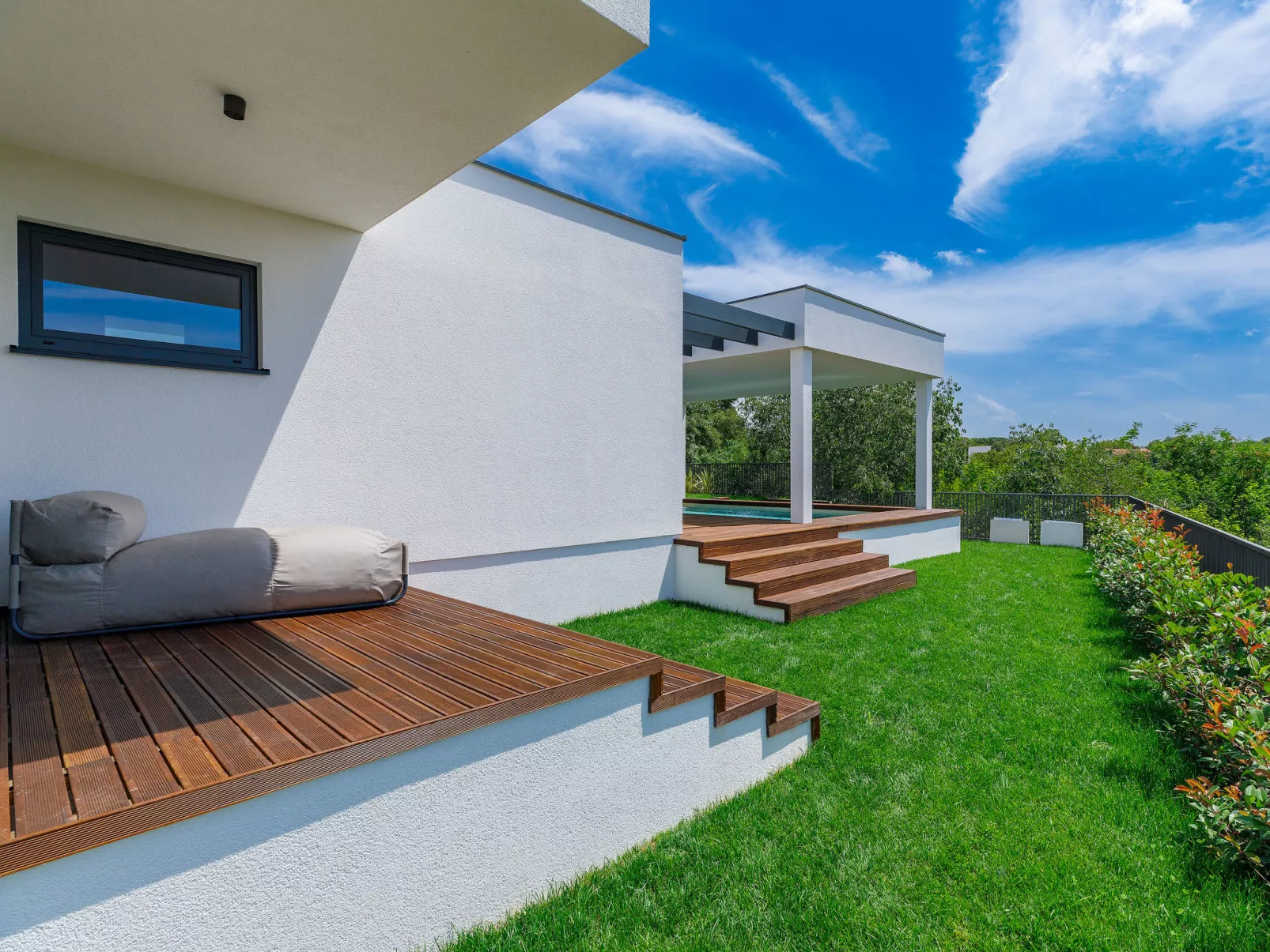 Villa Valle-Outside