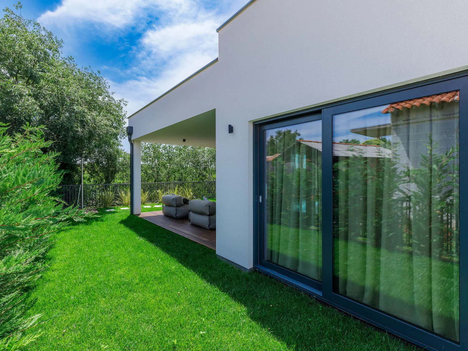 Villa Valle-Outside