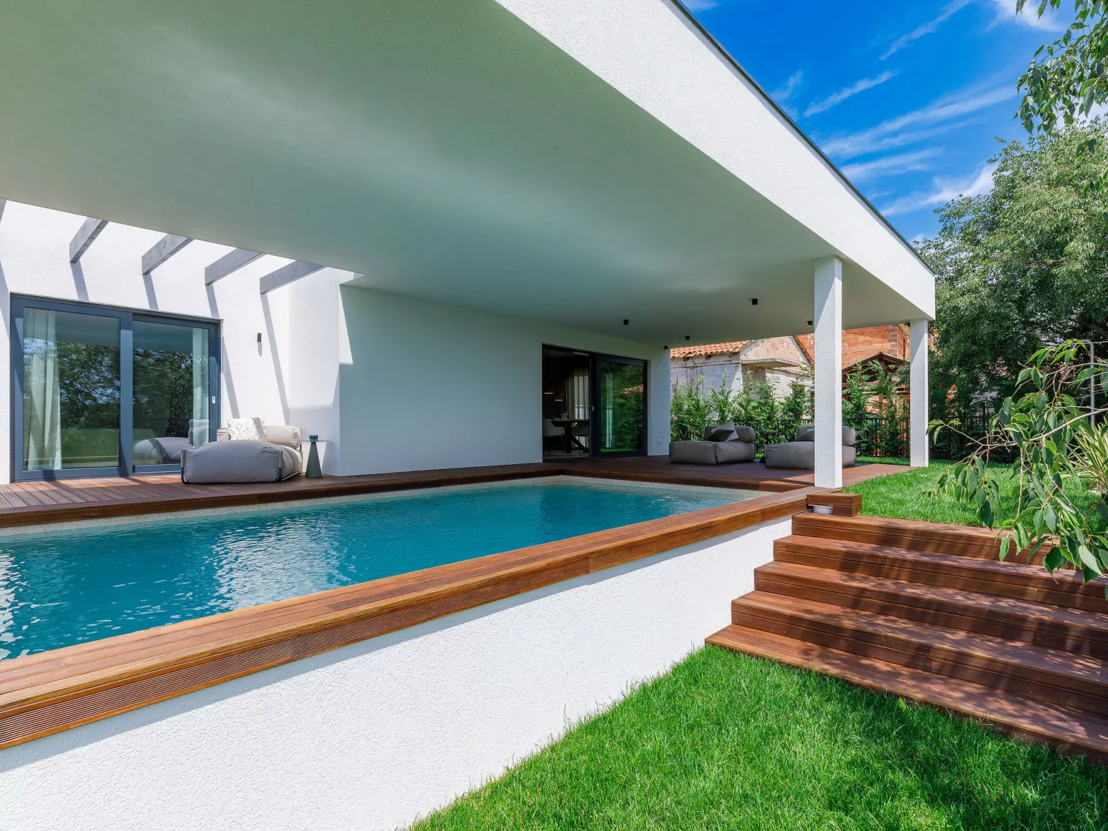 Villa Valle-Outside