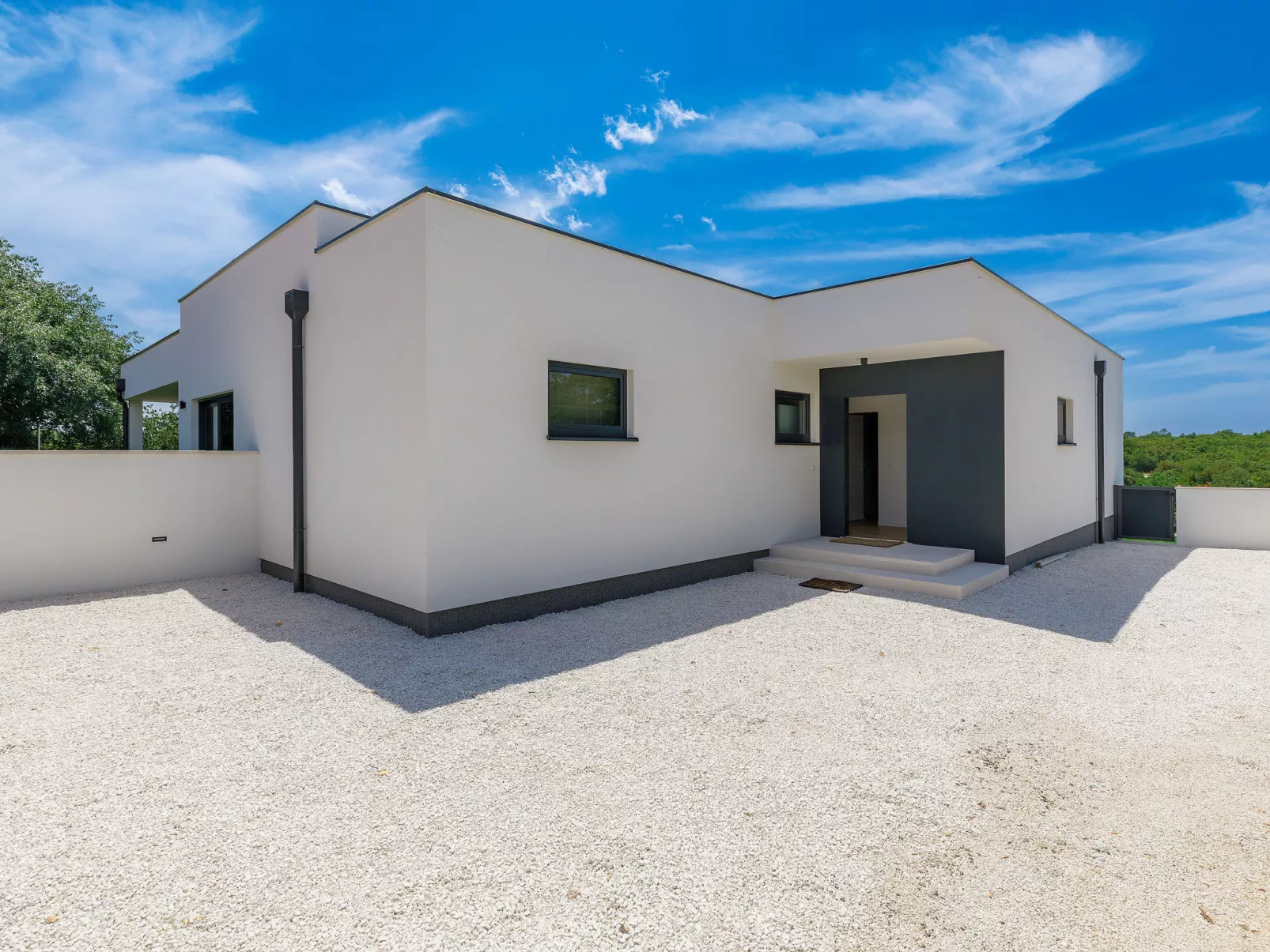 Villa Valle-Outside