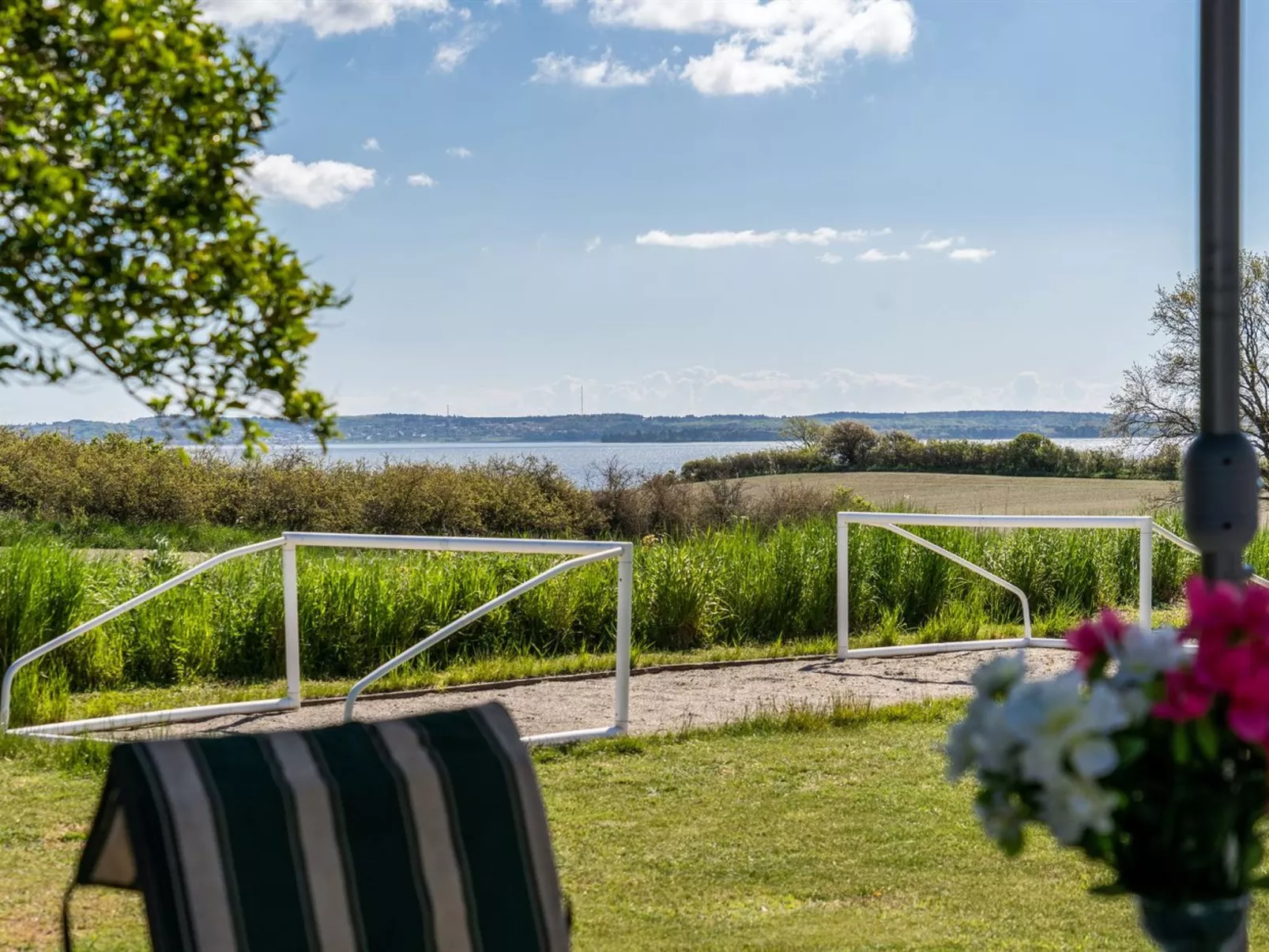 "Frellaf" - 250m from the sea-Outside