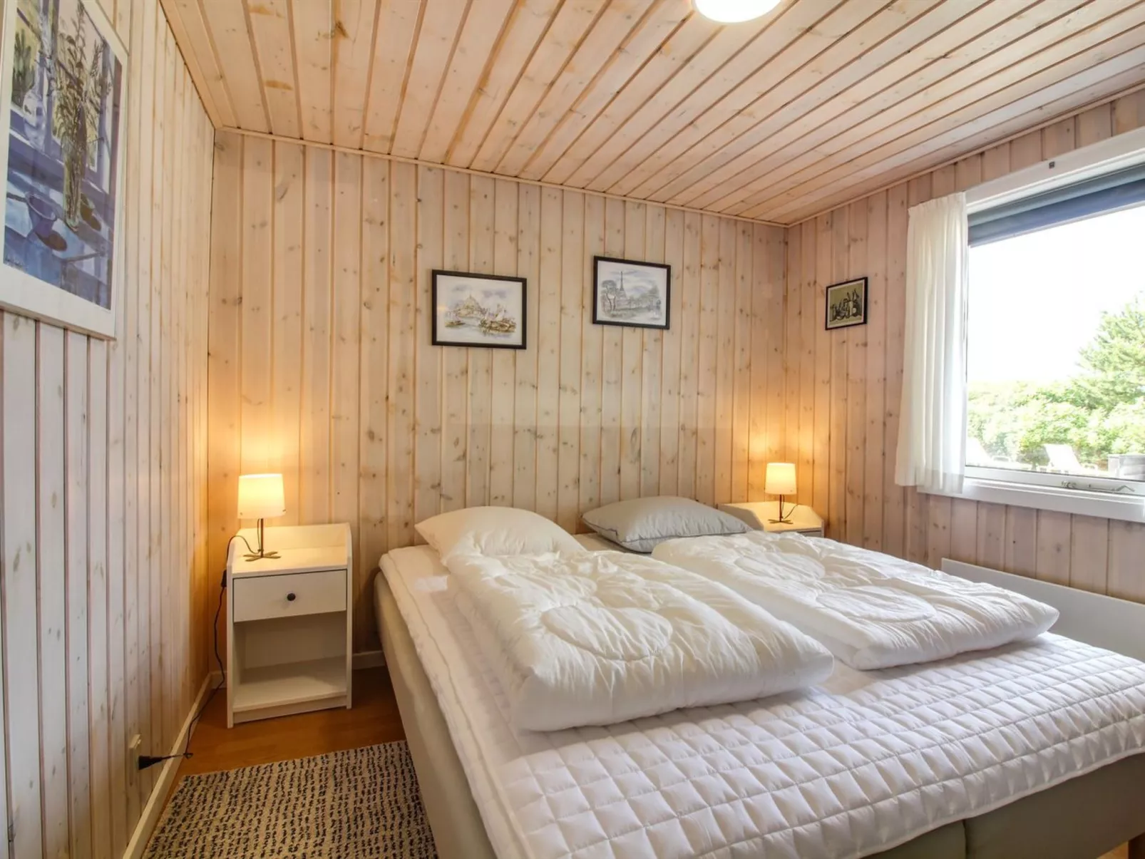 "Alice" - 1.3km from the sea-Inside
