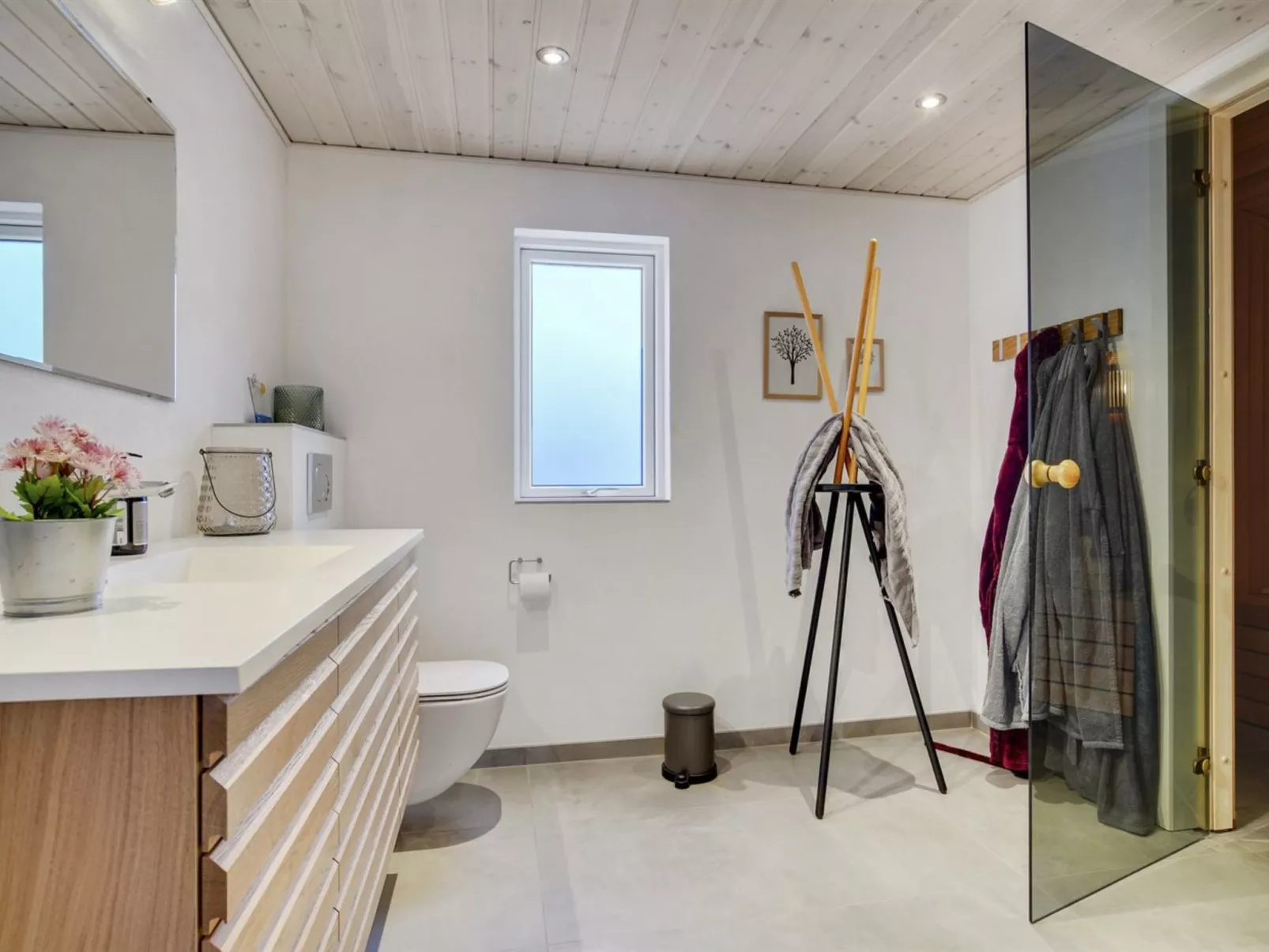 "Eevert" - 300m from the sea-Drinnen