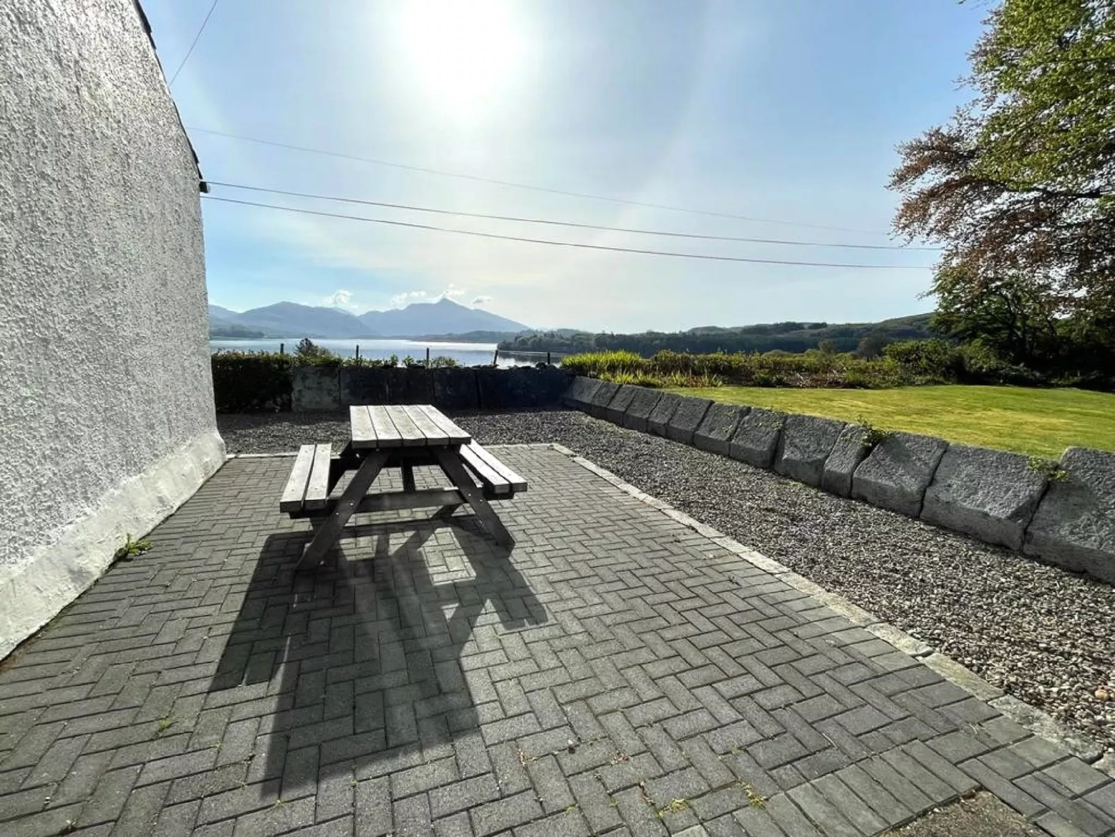 Tigh Grianach-Outside