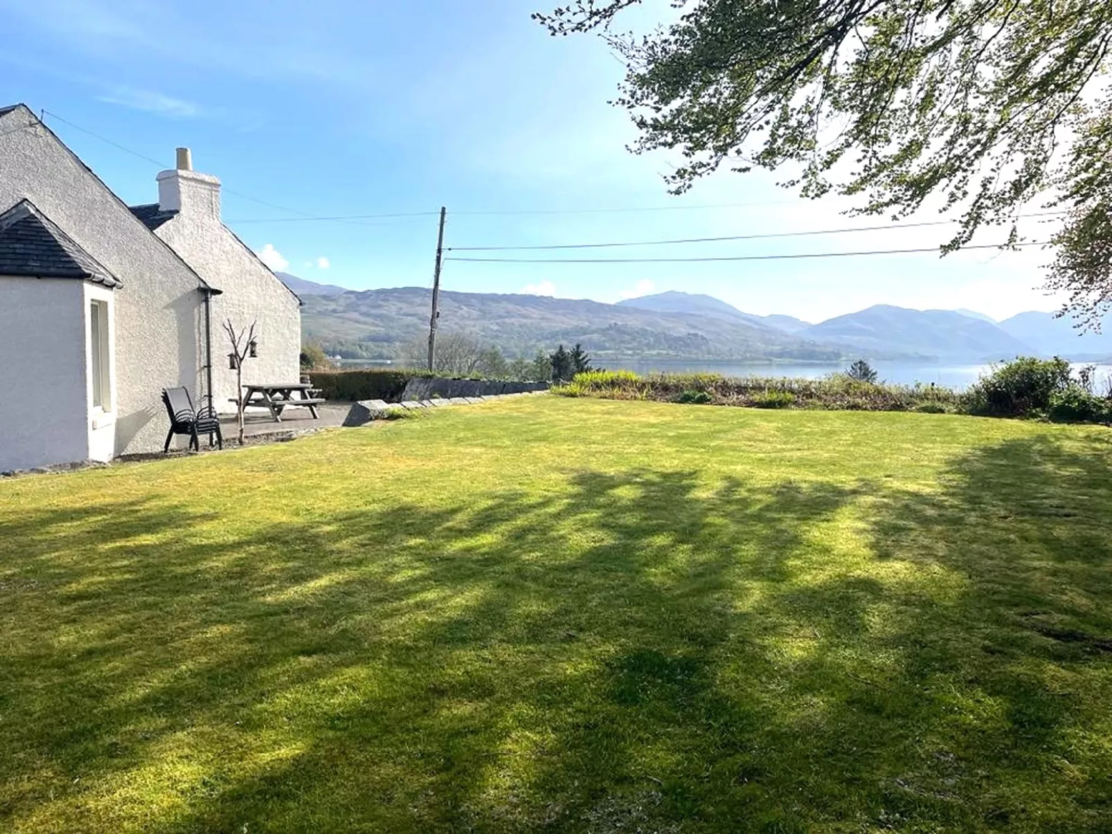 Tigh Grianach-Outside