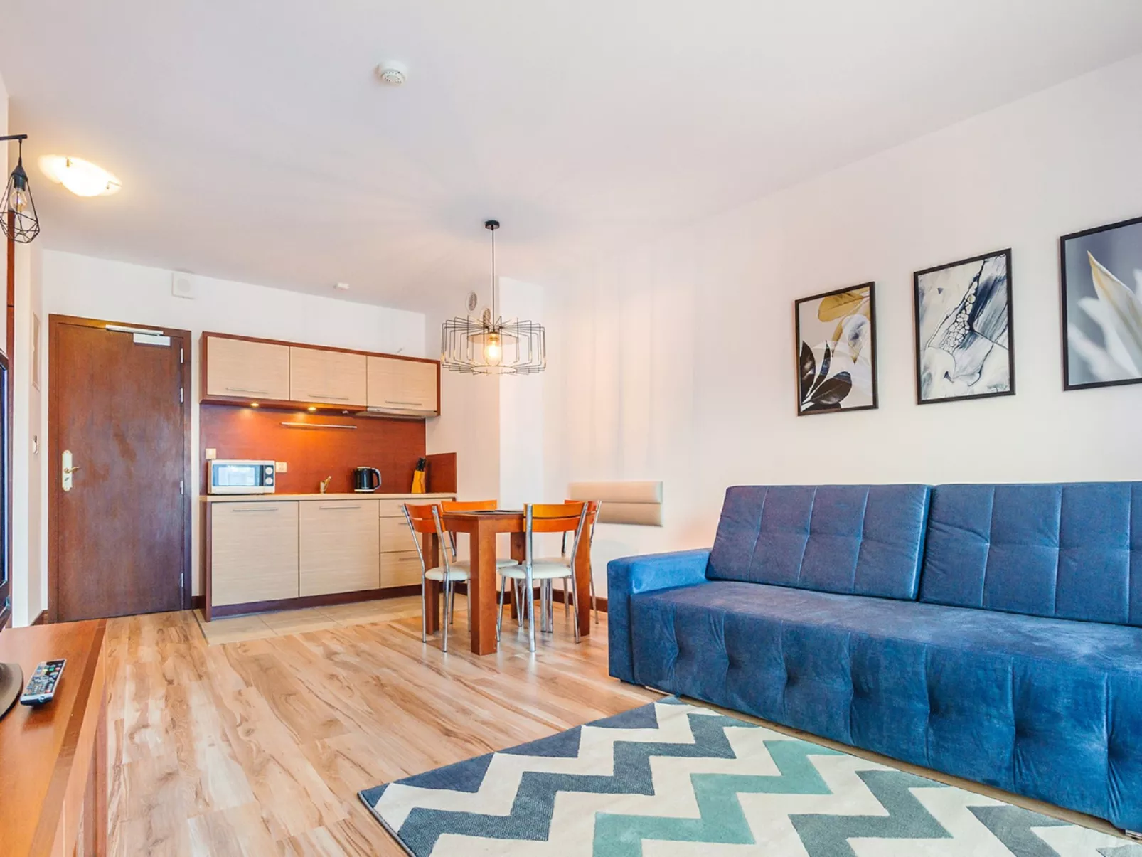 Continental Krynica Morska-Drinnen