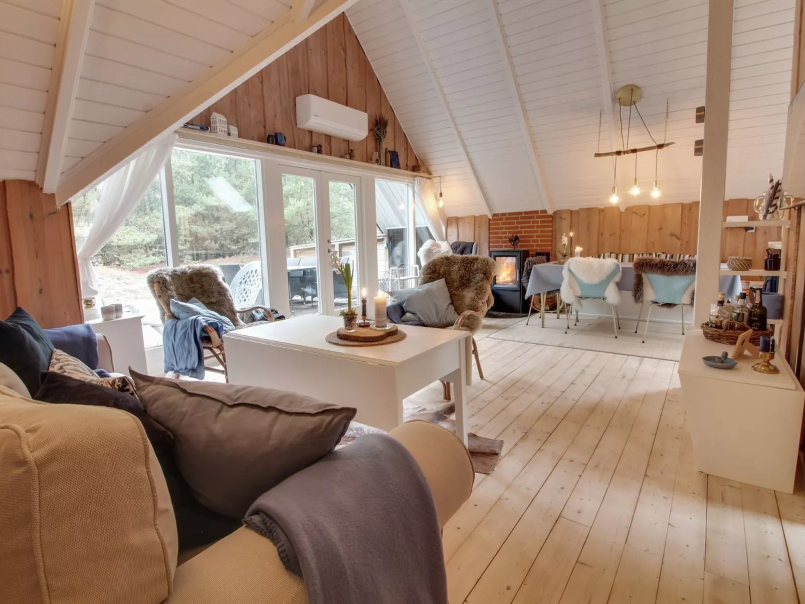"Magga" - 3.2km from the sea-Inside