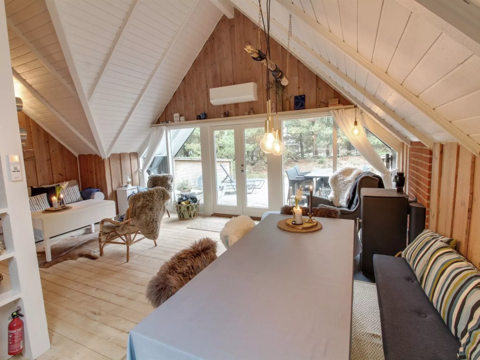 "Magga" - 3.2km from the sea-Inside