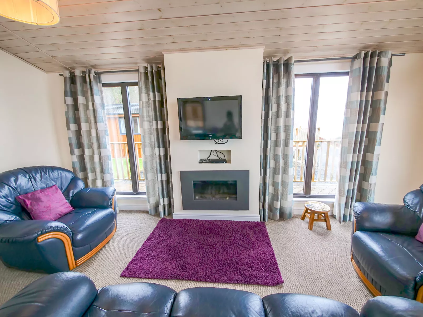 Loch Leven Lodge-Inside