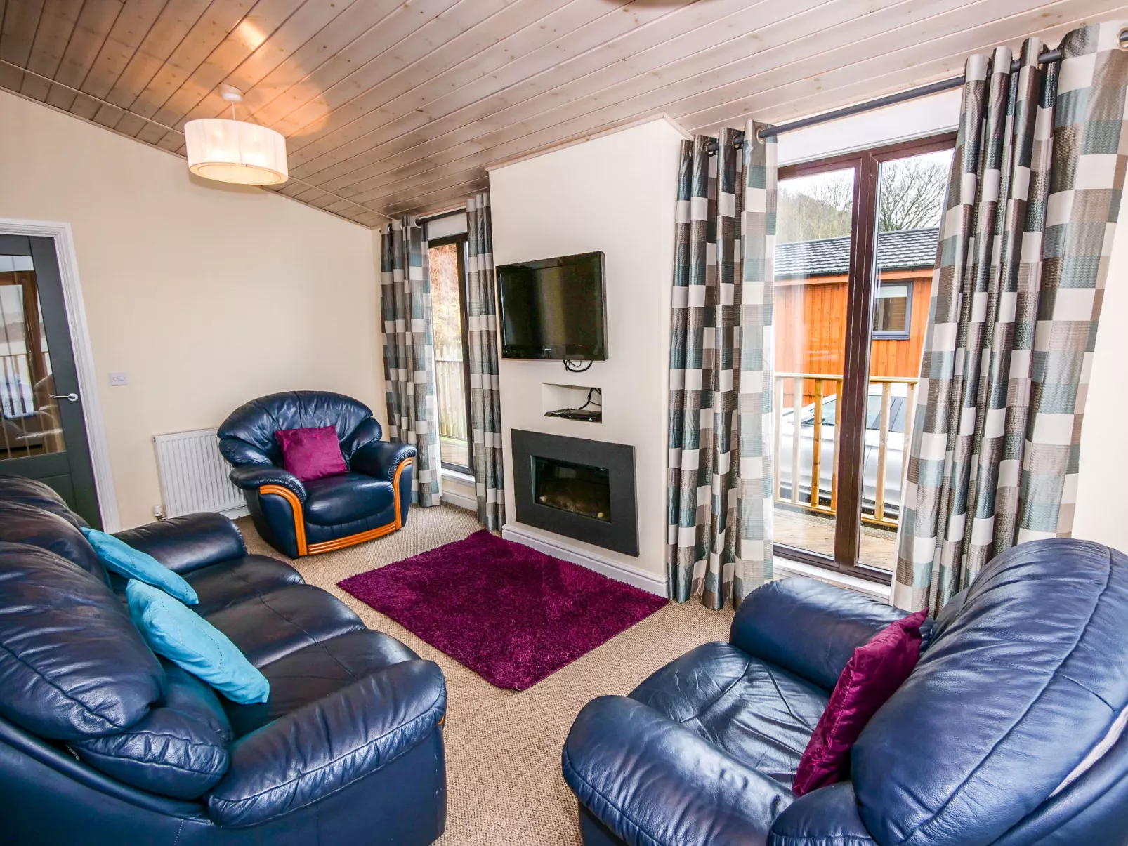 Loch Leven Lodge-Inside