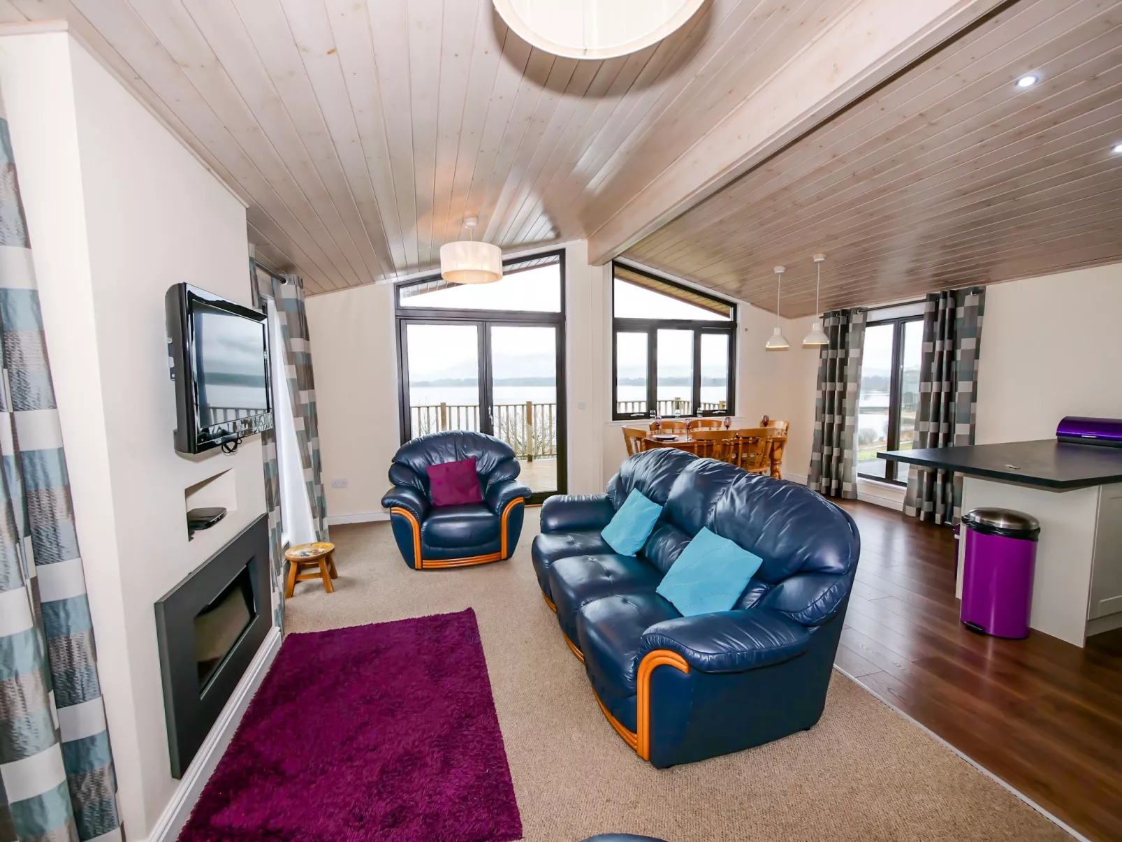 Loch Leven Lodge-Inside