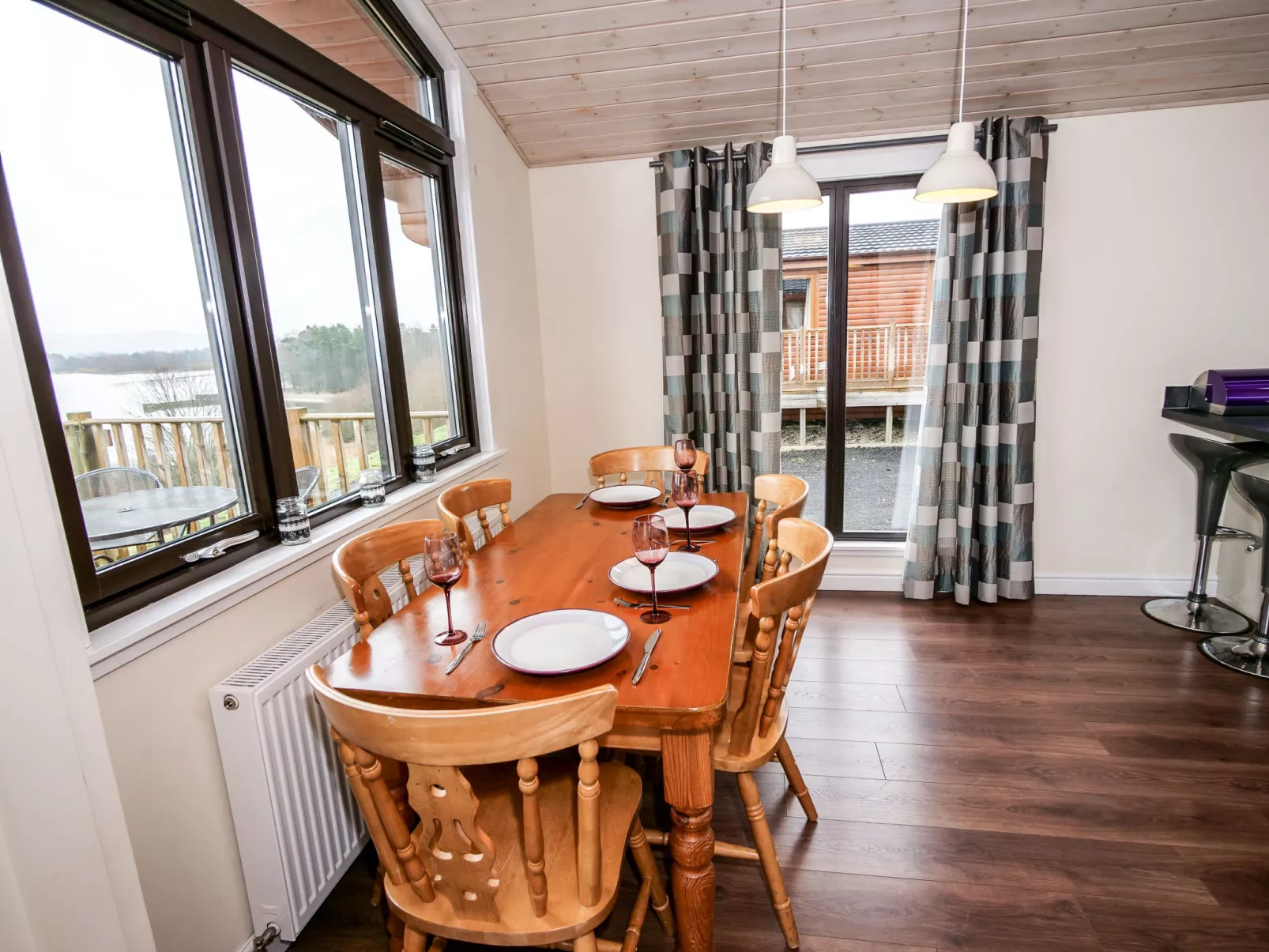 Loch Leven Lodge-Inside