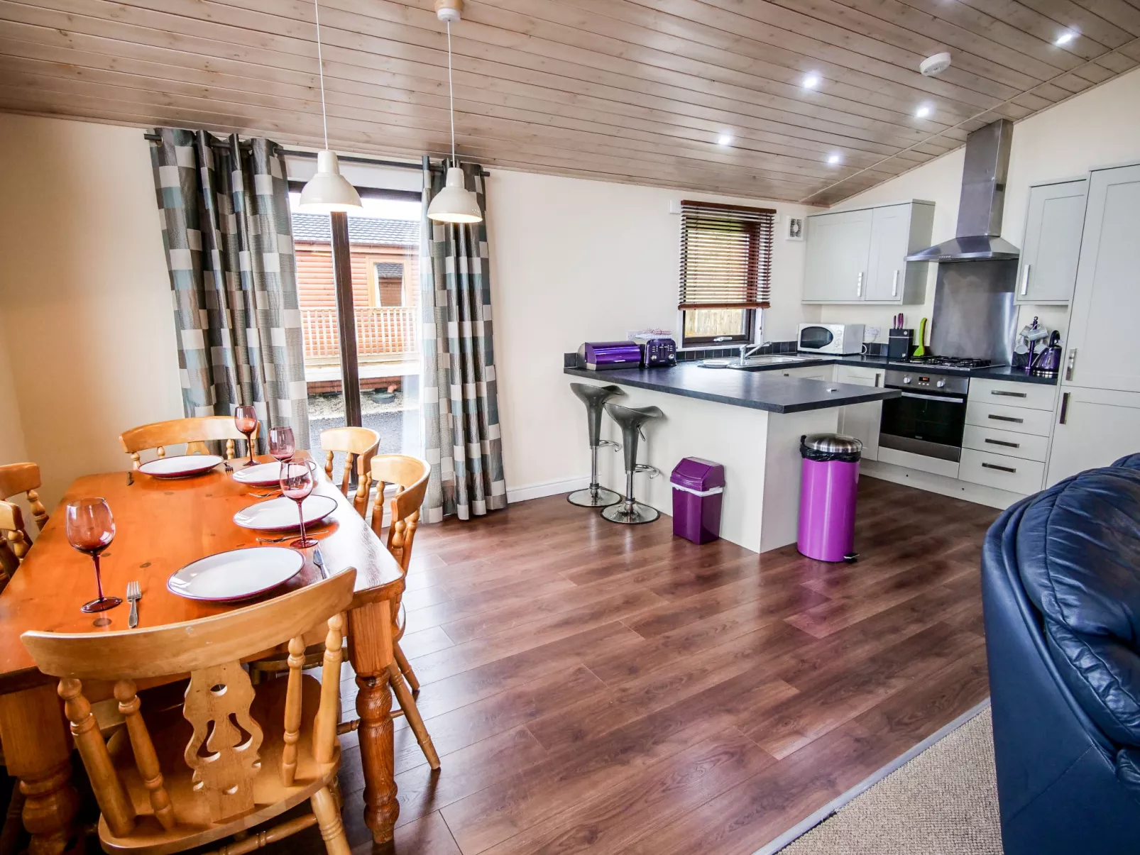 Loch Leven Lodge-Inside