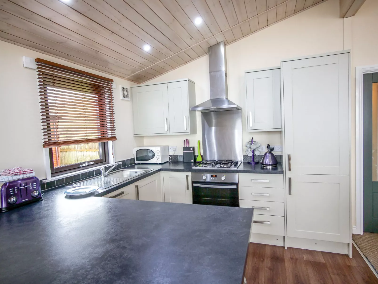 Loch Leven Lodge-Inside