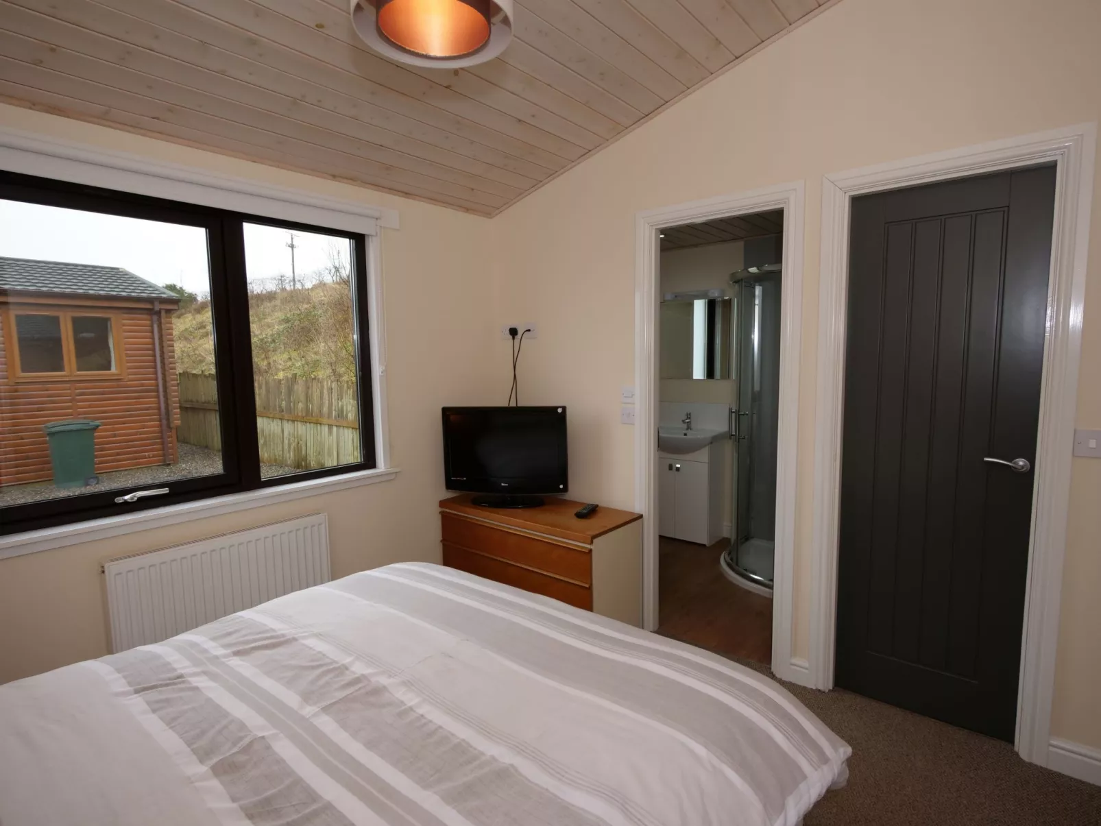 Loch Leven Lodge-Inside