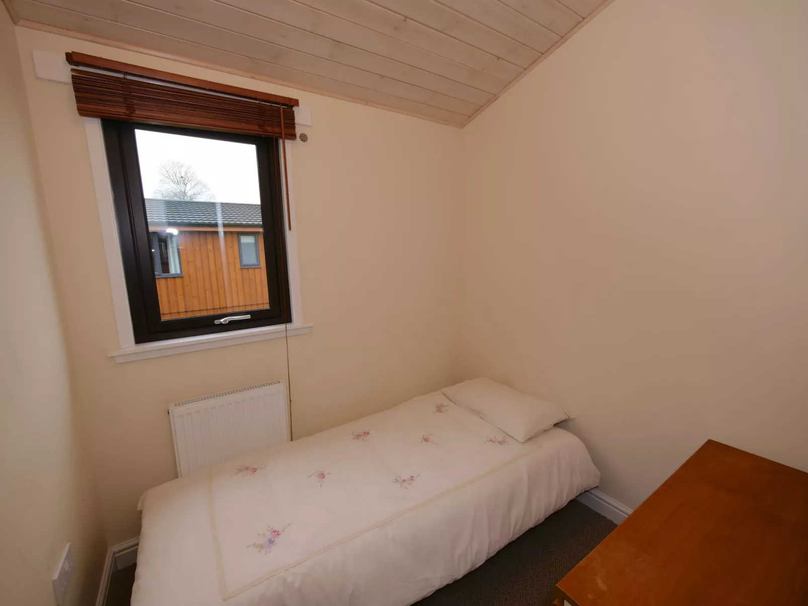Loch Leven Lodge-Inside