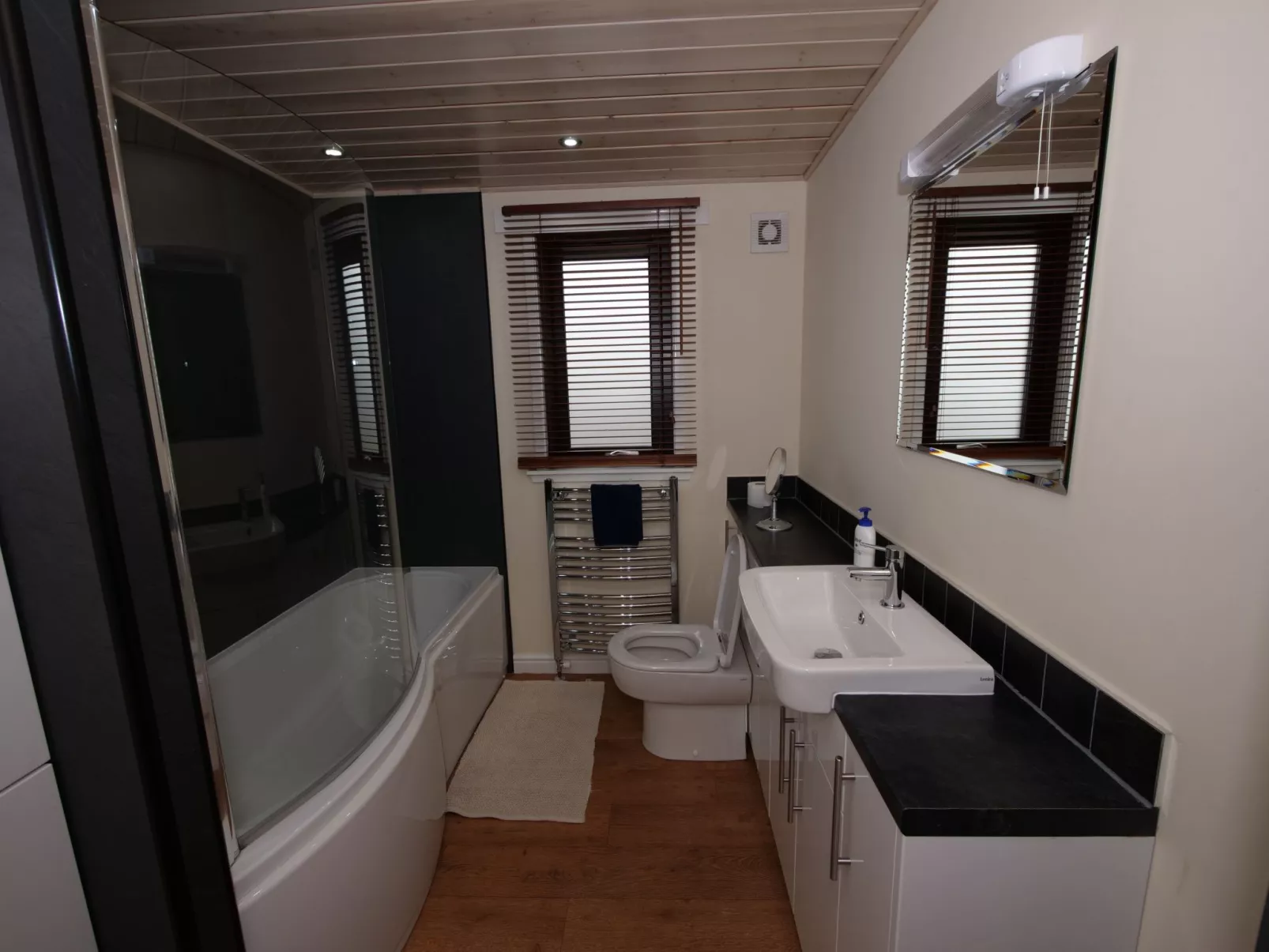 Loch Leven Lodge-Inside