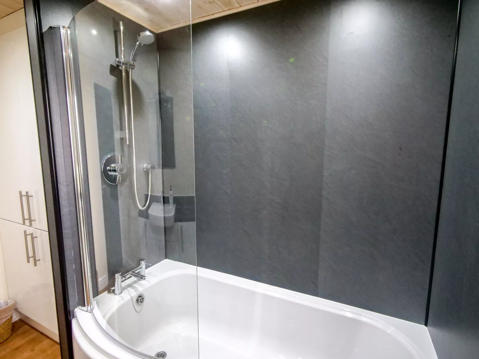 Loch Leven Lodge-Inside