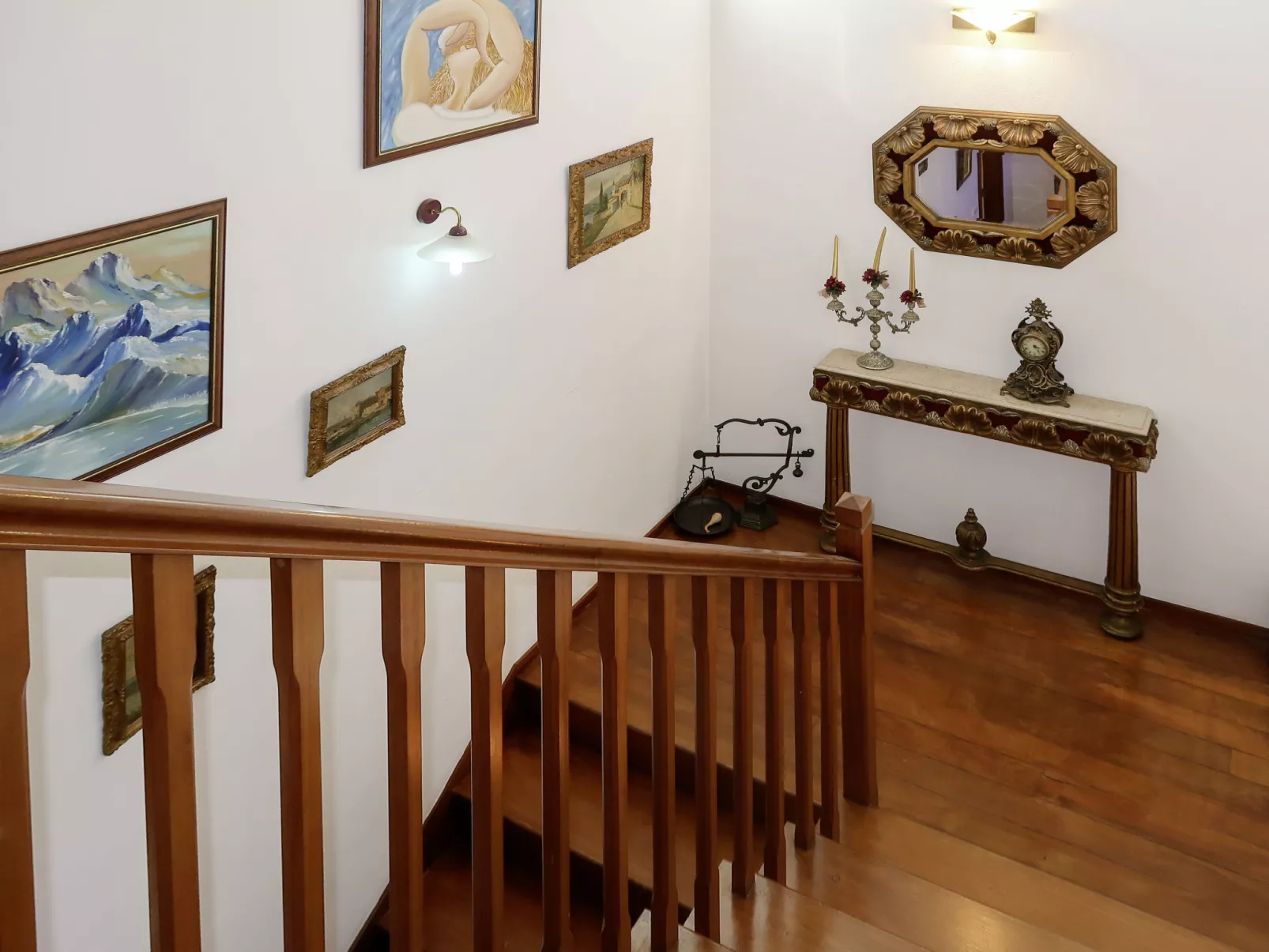 Monte Meco-Inside