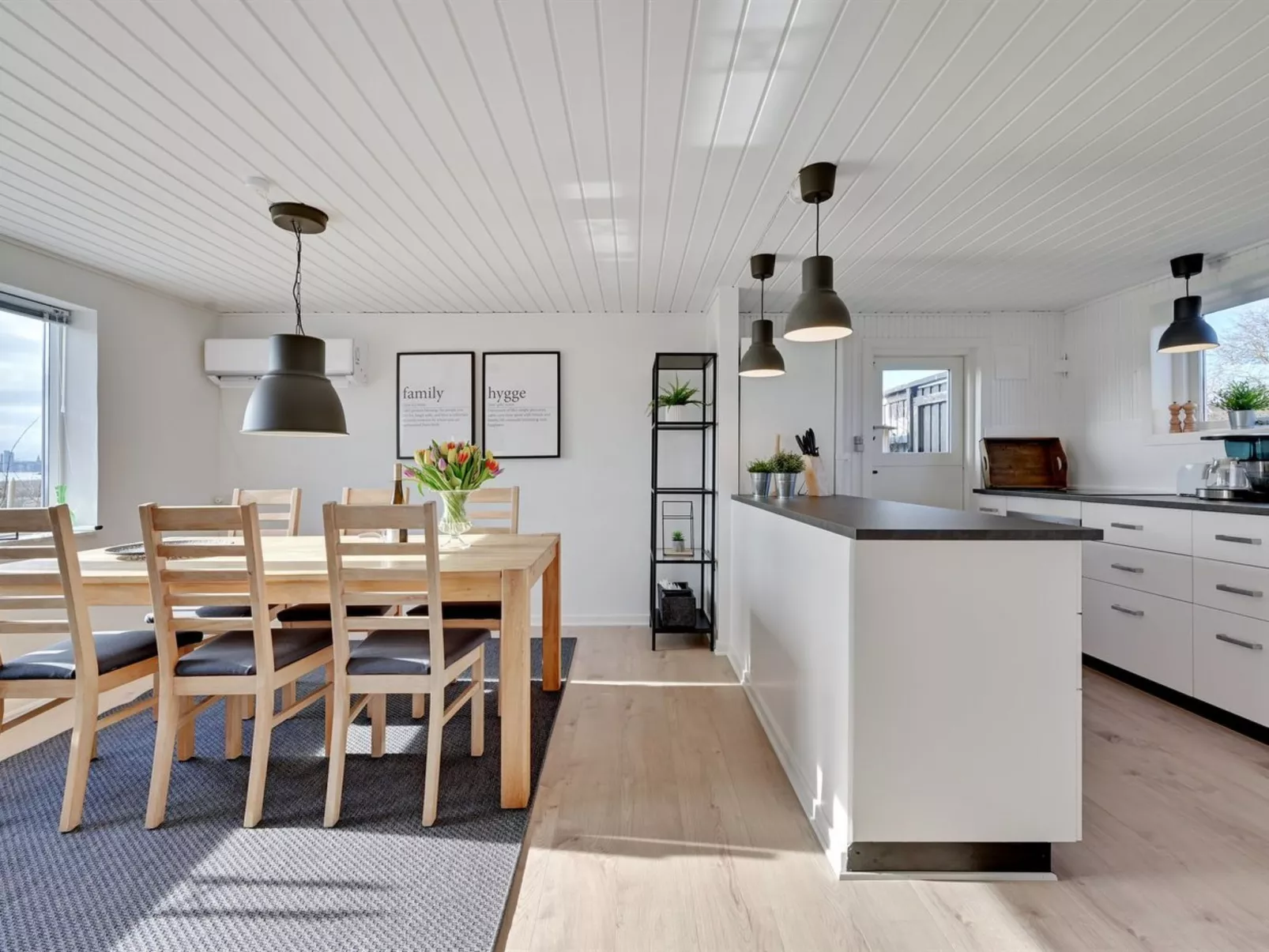 "Caren" - 125m to the inlet-Inside