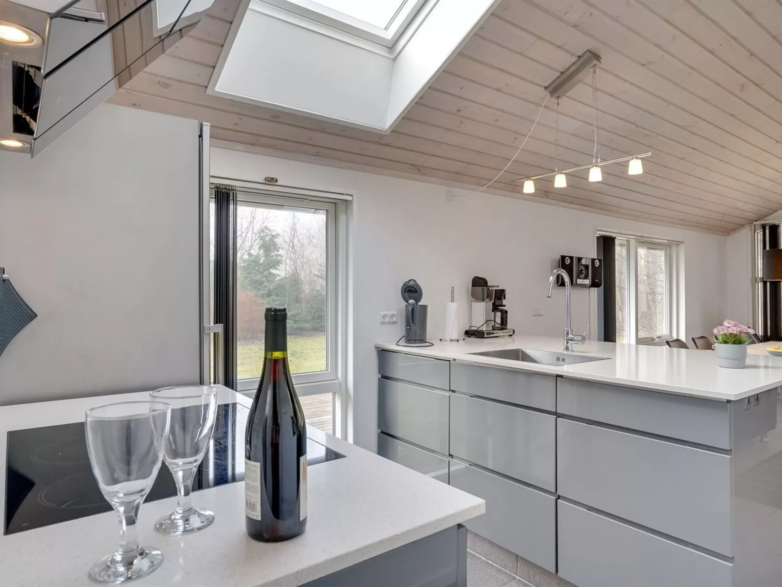 "Nyalle" - 1.3km from the sea-Drinnen