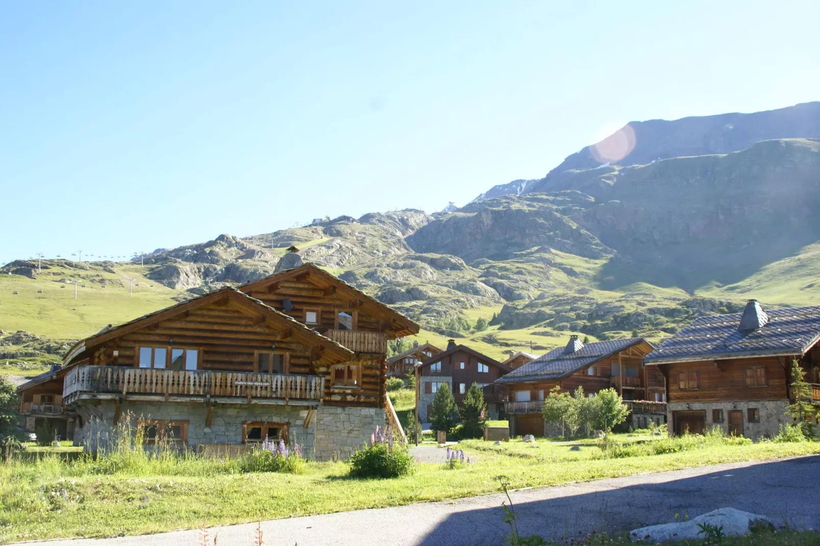 Les Chalets de l'Altiport 3-Exterior summer