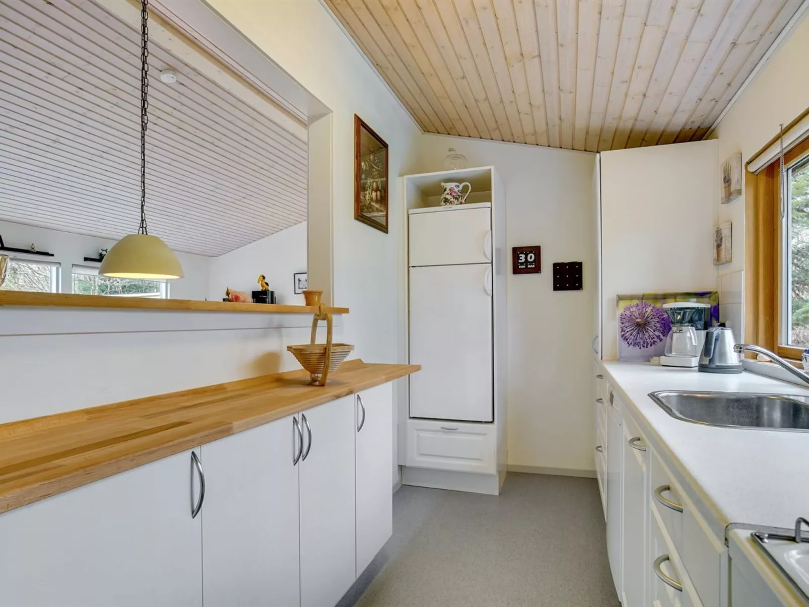"Taito" - 1.1km from the sea-Inside