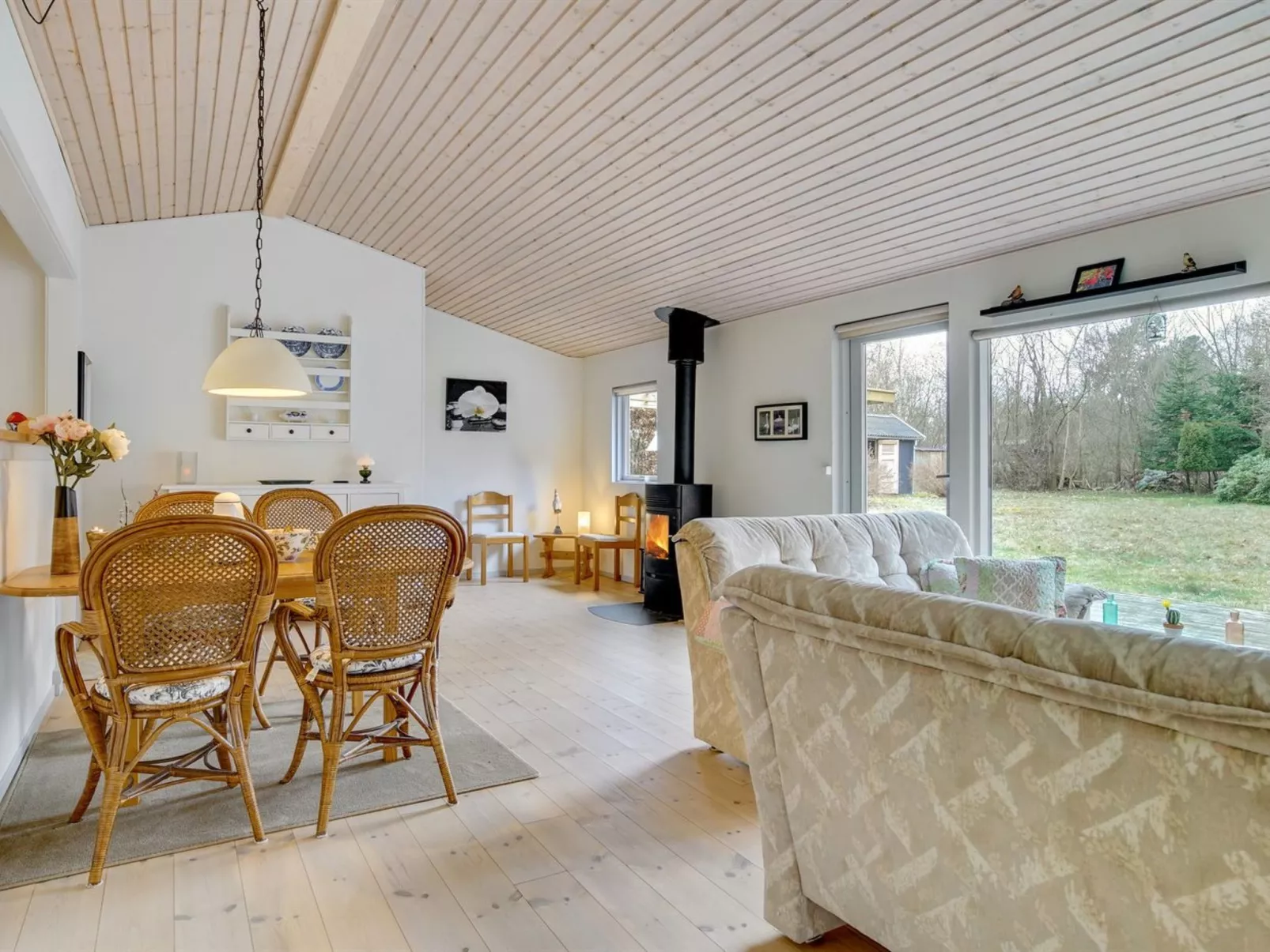 "Taito" - 1.1km from the sea-Inside